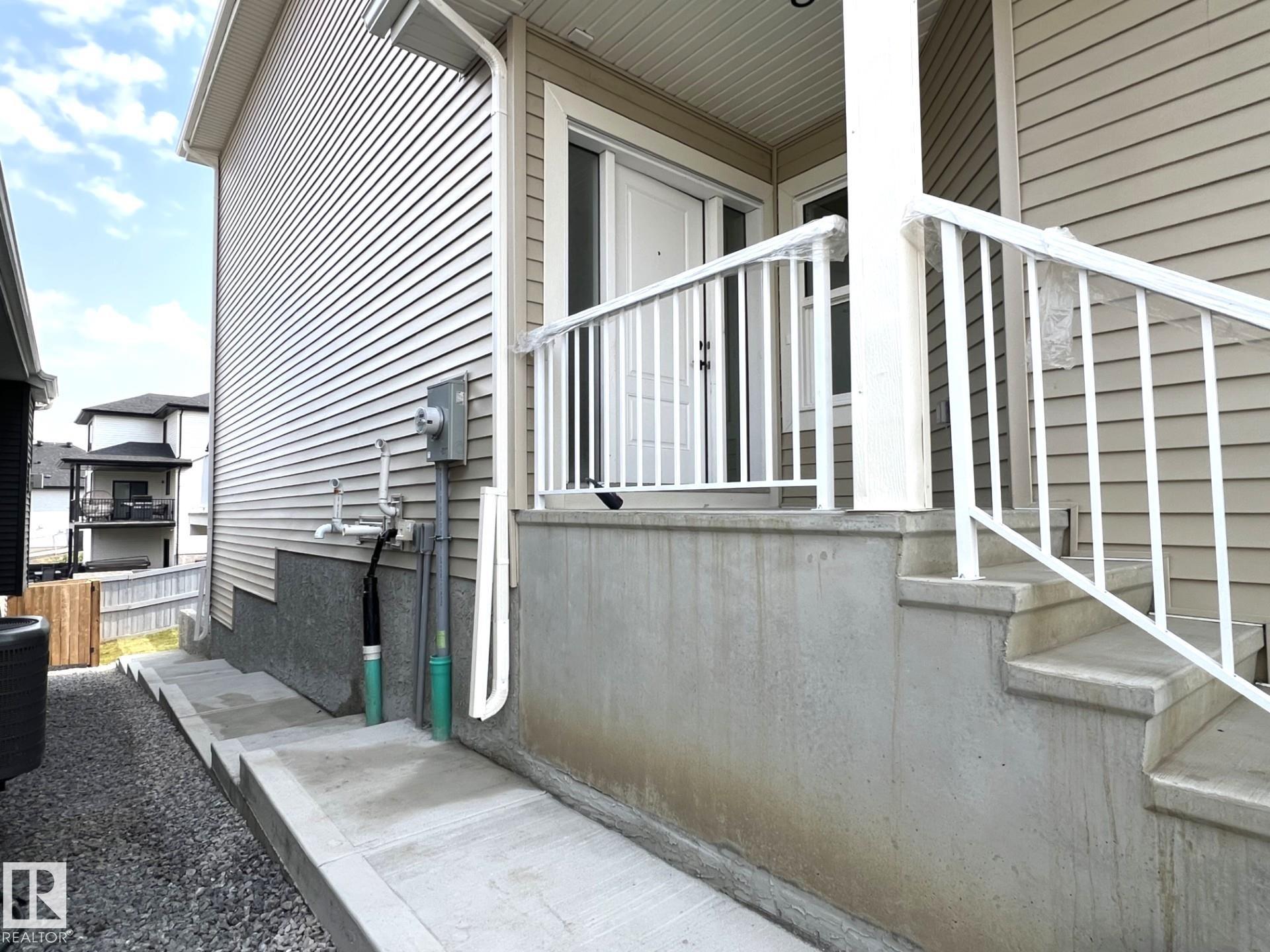 Third View of 58 HUMMINGBIRD Crescent, South Fort, Fort Saskatchewan, Alberta, T8L 0X7