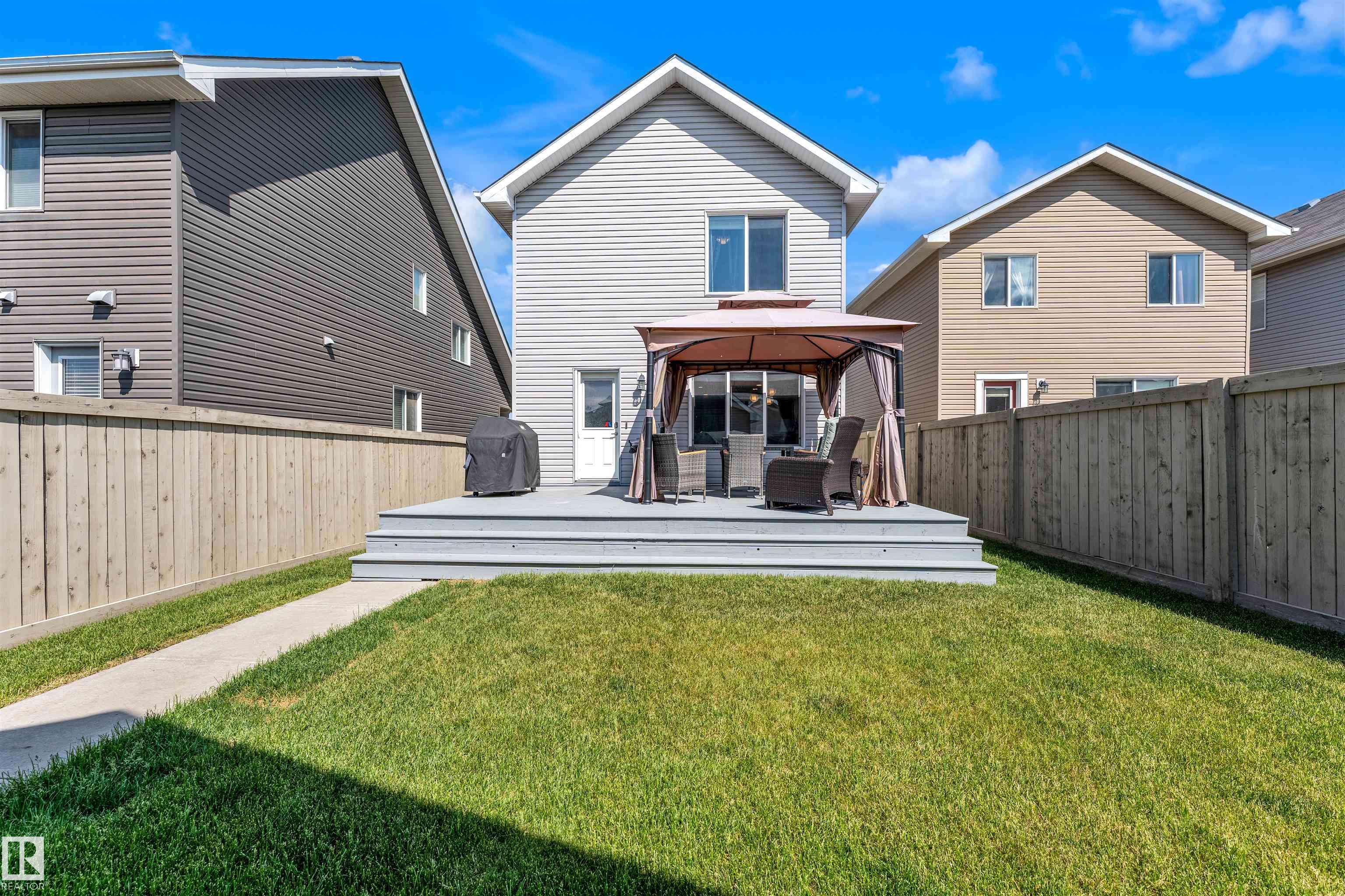 Fourth View of 839 37 Avenue, Maple Crest, Edmonton, Alberta, T6T 0S3