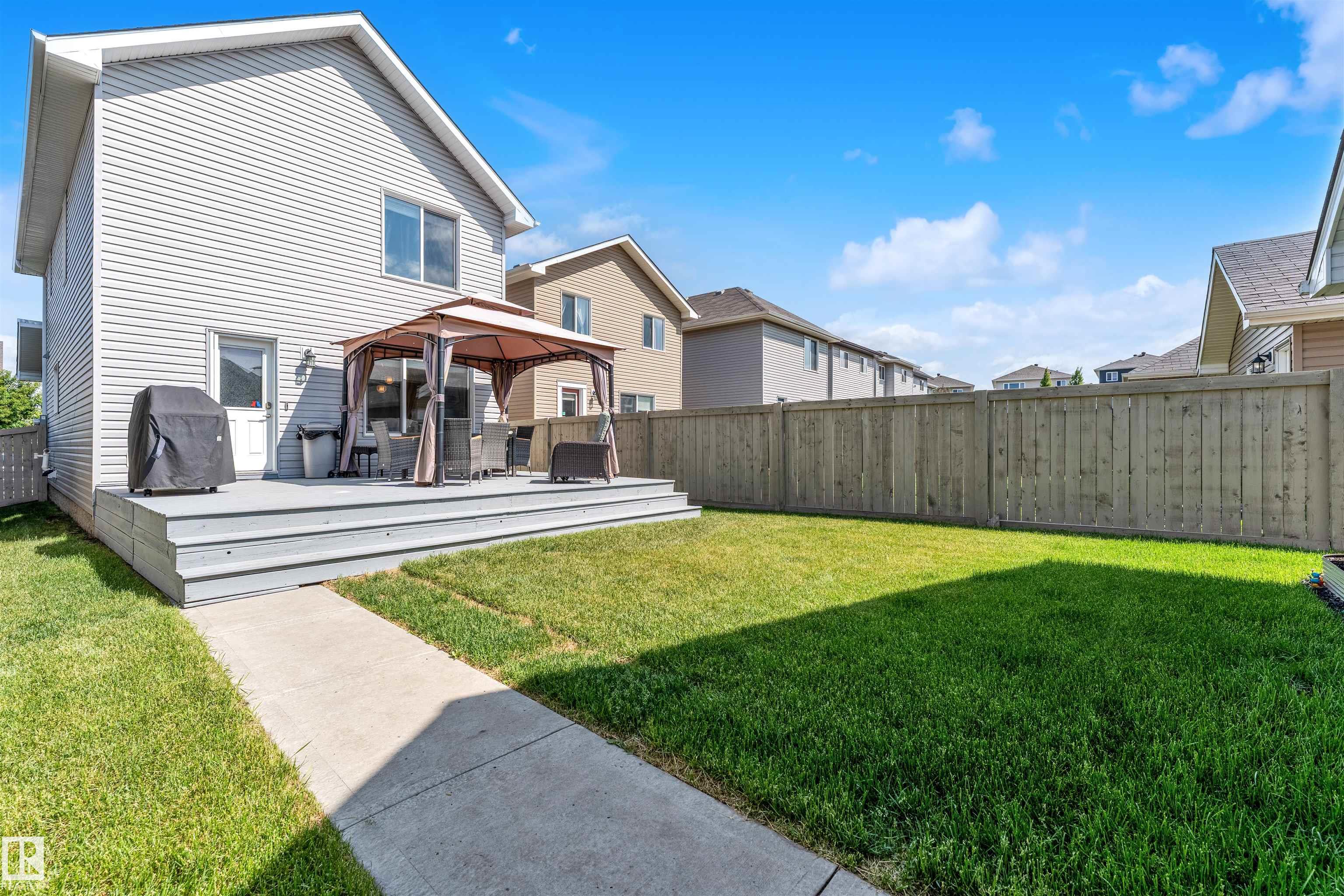Fifth View of 839 37 Avenue, Maple Crest, Edmonton, Alberta, T6T 0S3