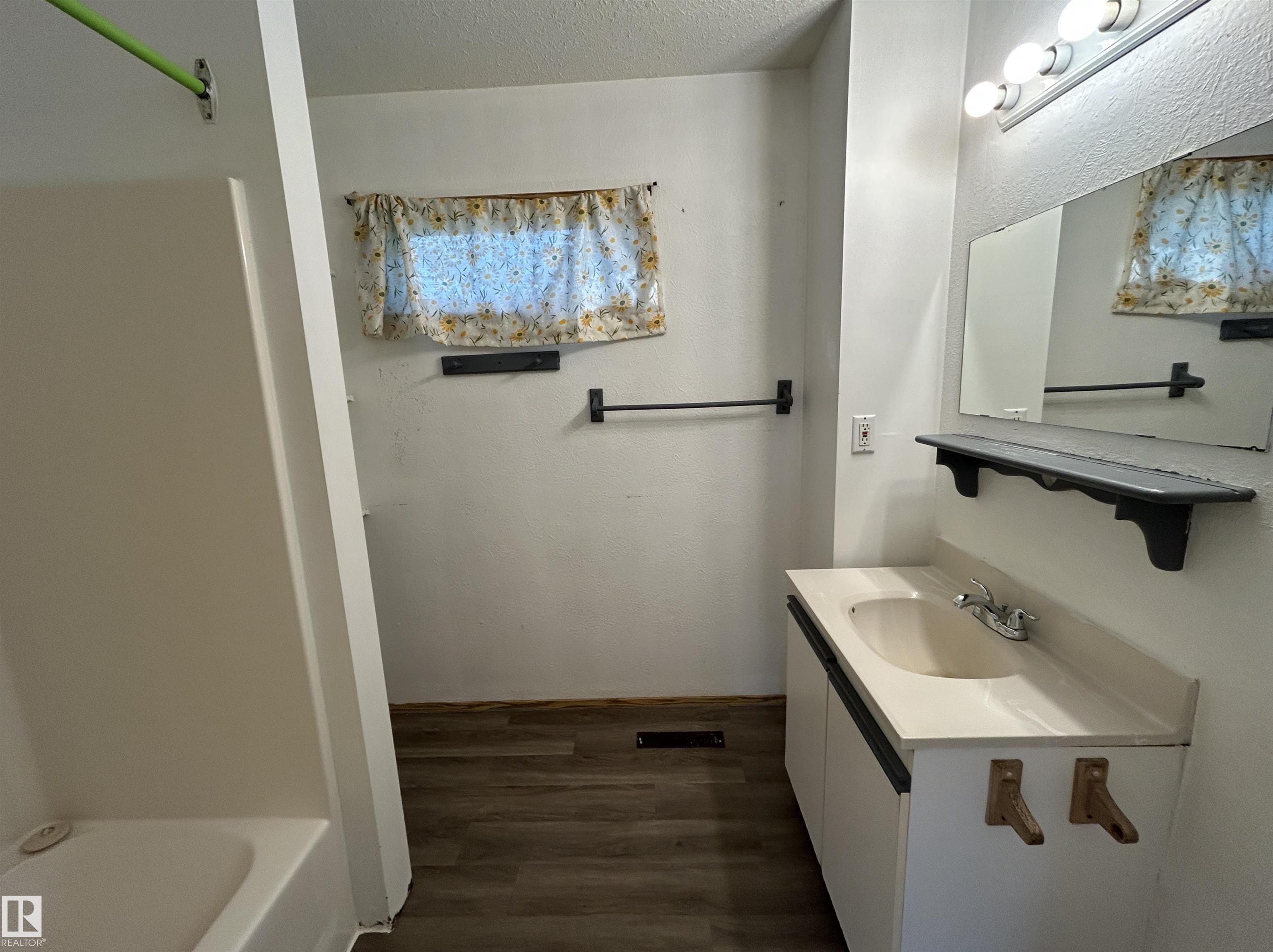 Fifth View of 5033 53st, Glendon, Glendon, Alberta, T0A 1P0