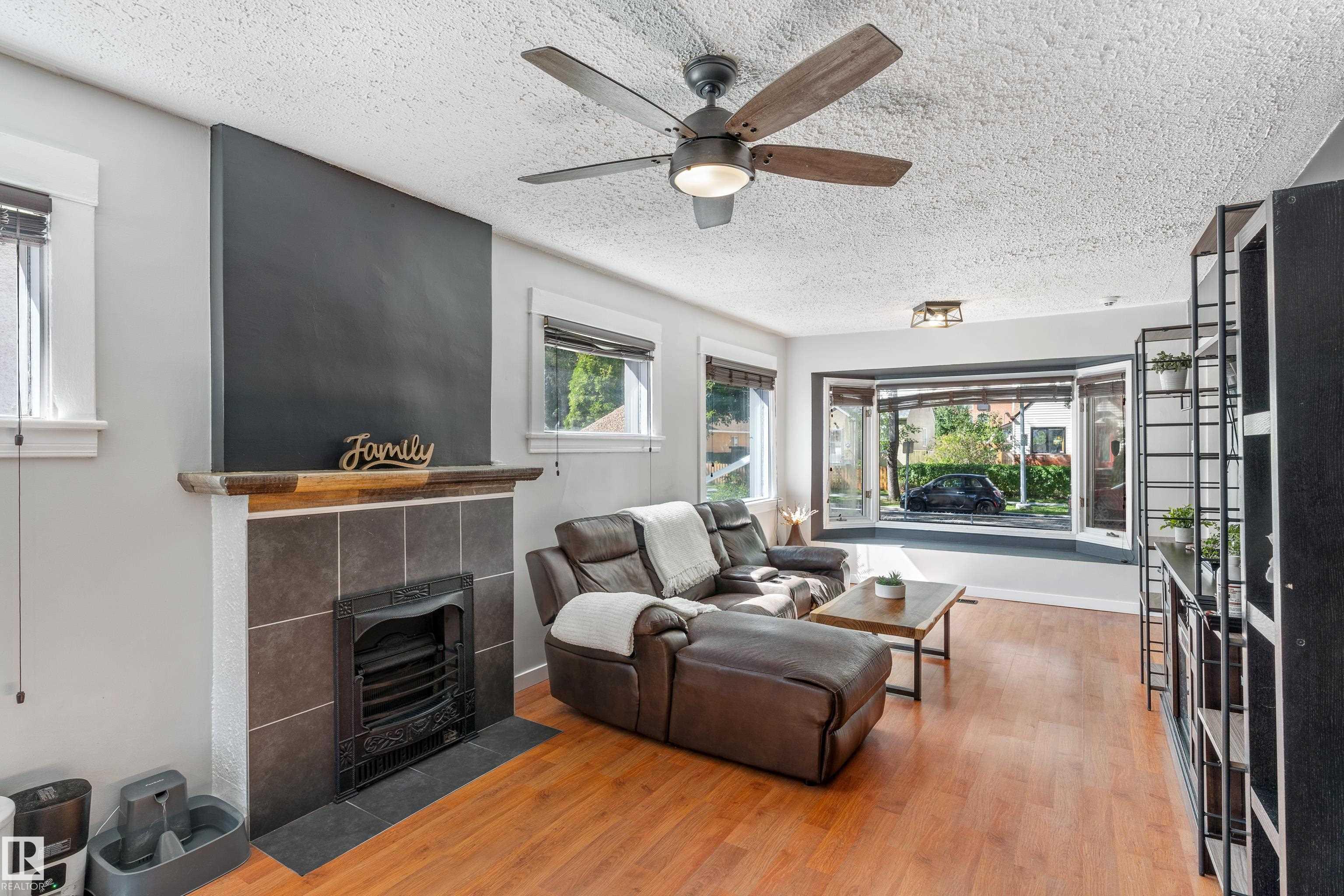 Fifth View of 11711 94 Street, Alberta Avenue, Edmonton, Alberta, T5G 1J1