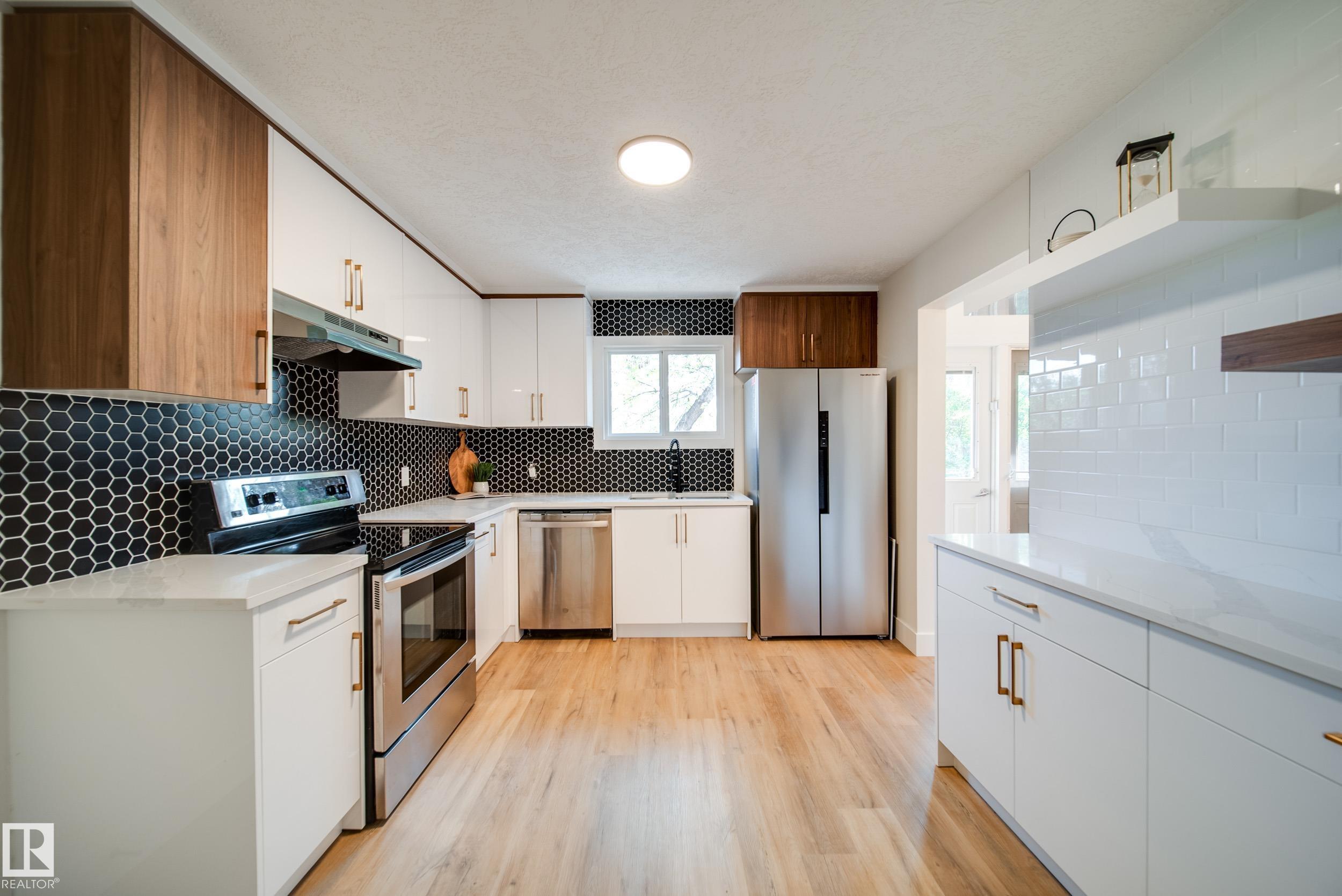 Second View of 111 GRANDIN Village, Grandin, St. Albert, Alberta, T8N 1R9