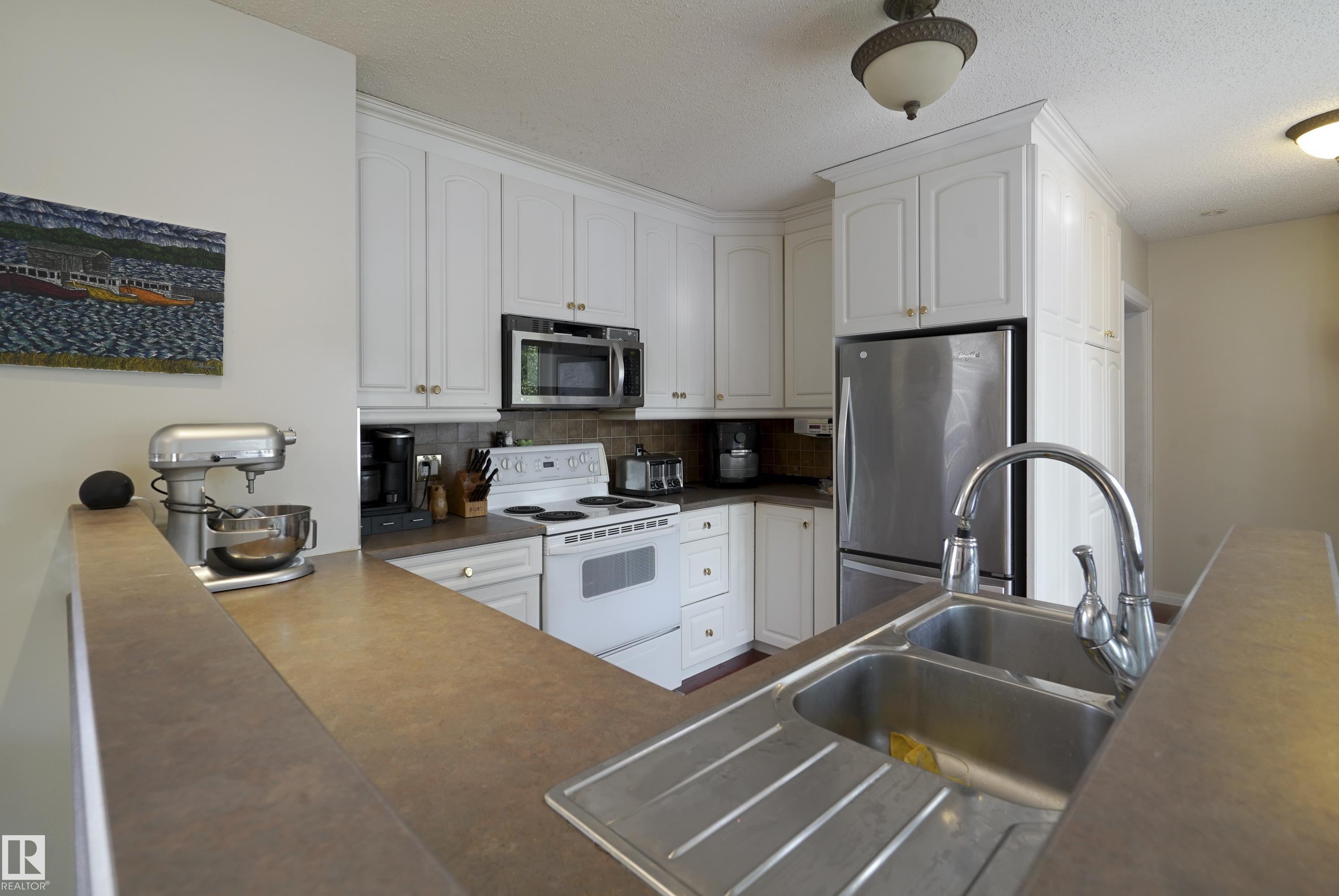Second View of 7804 92 Avenue, Holyrood, Edmonton, Alberta, T6C 1R5