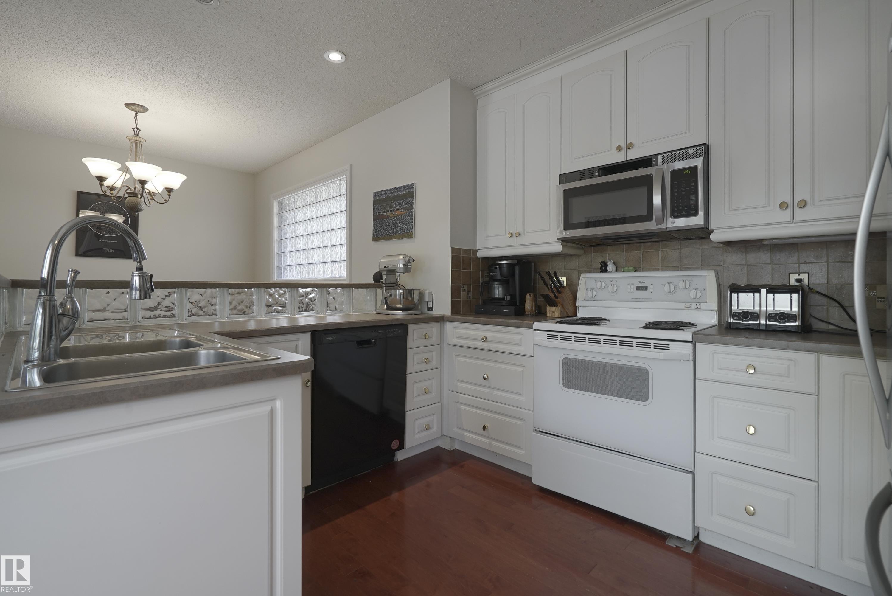 Third View of 7804 92 Avenue, Holyrood, Edmonton, Alberta, T6C 1R5