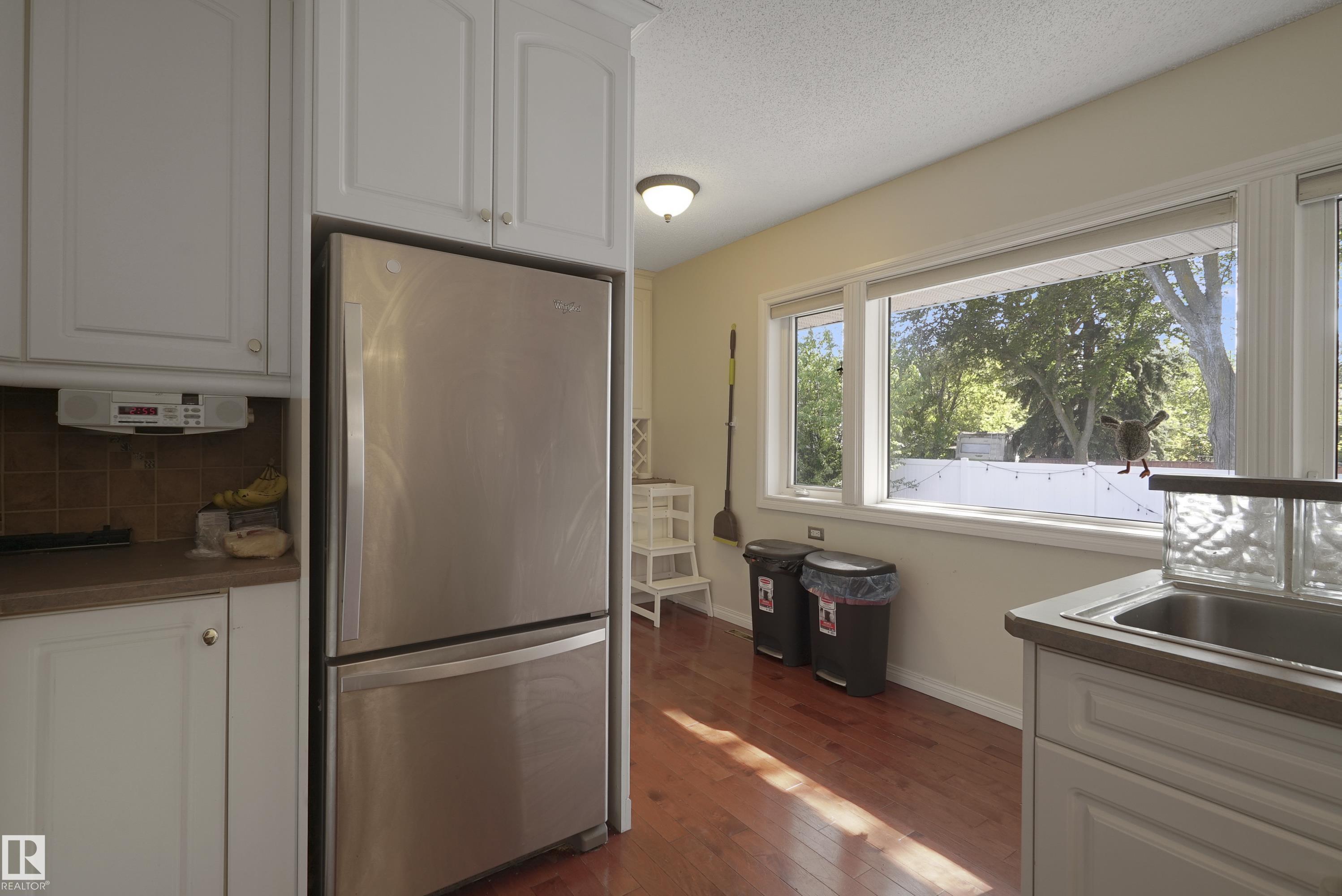 Fifth View of 7804 92 Avenue, Holyrood, Edmonton, Alberta, T6C 1R5