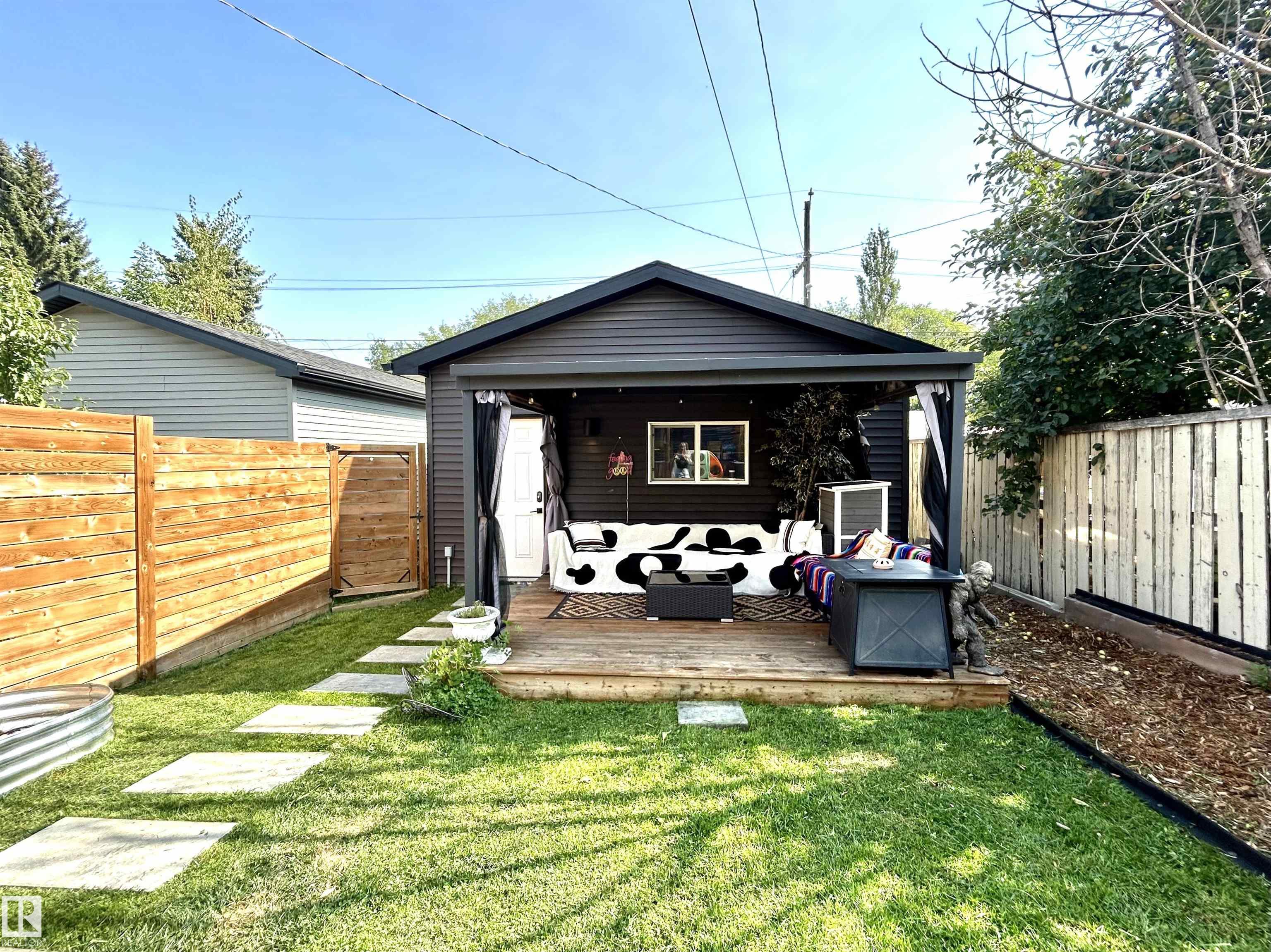 Fourth View of 9247 77 Street, Holyrood, Edmonton, Alberta, T6C 2M2