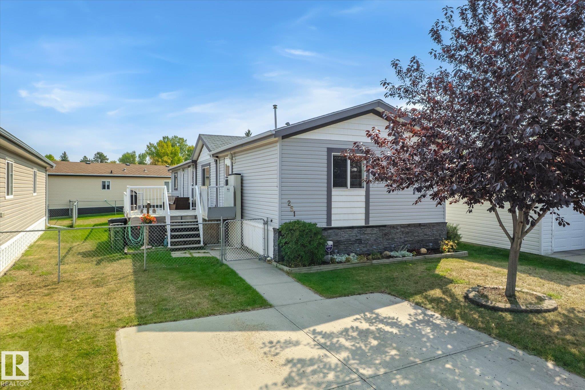 251 Oak Wood Drive, E4457351, Alberta,