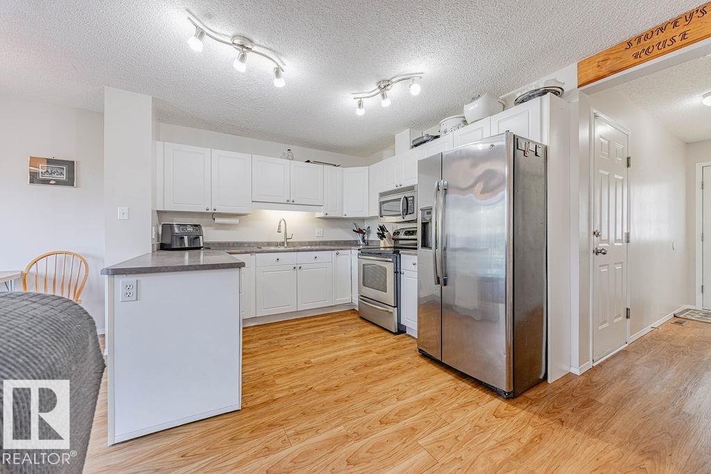 Third View of 7 2004 GRANTHAM Court, Glastonbury, Edmonton, Alberta, T5T 3X4