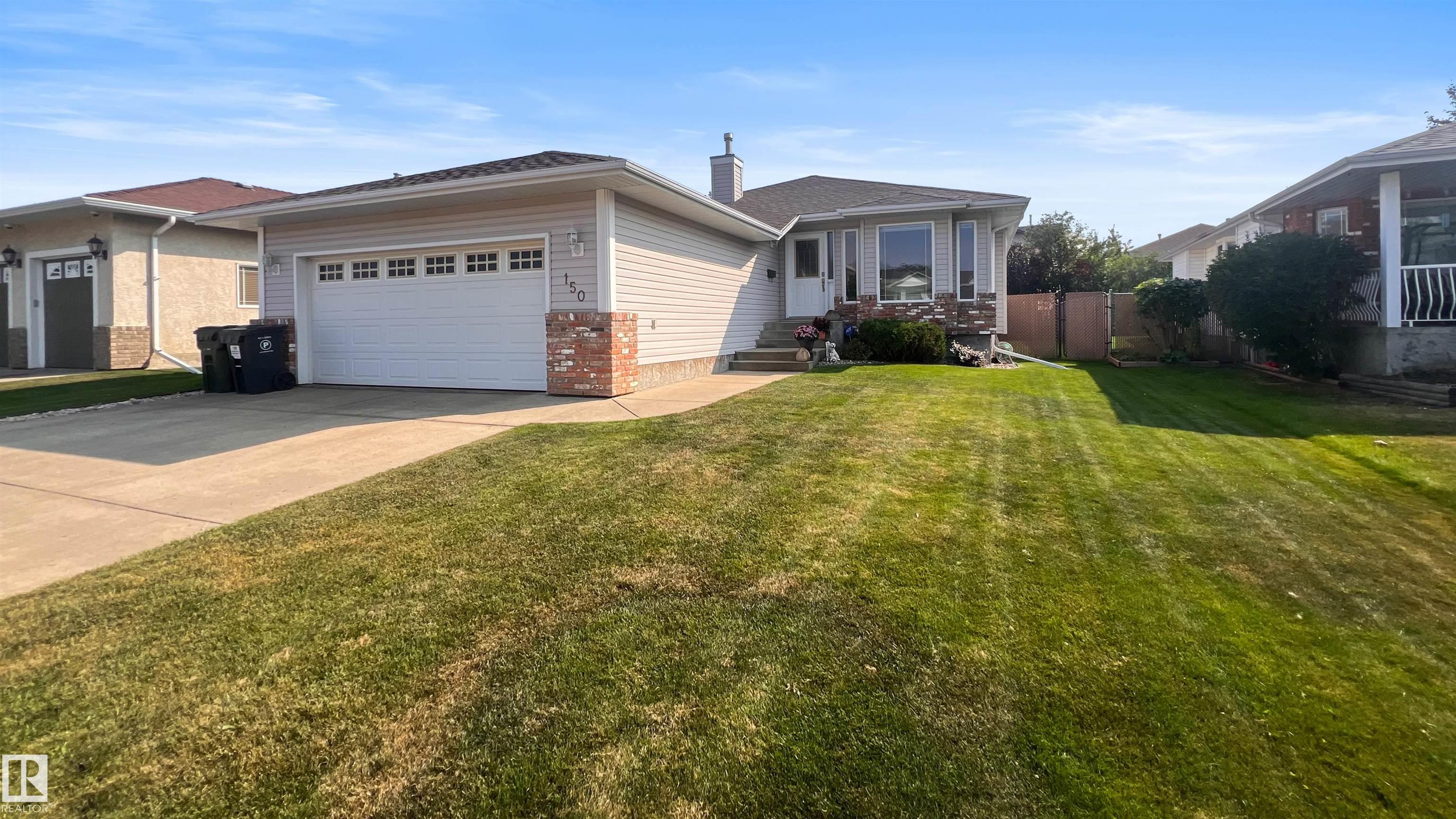 150 HIGHWOOD Crescent, E4457441, Alberta,