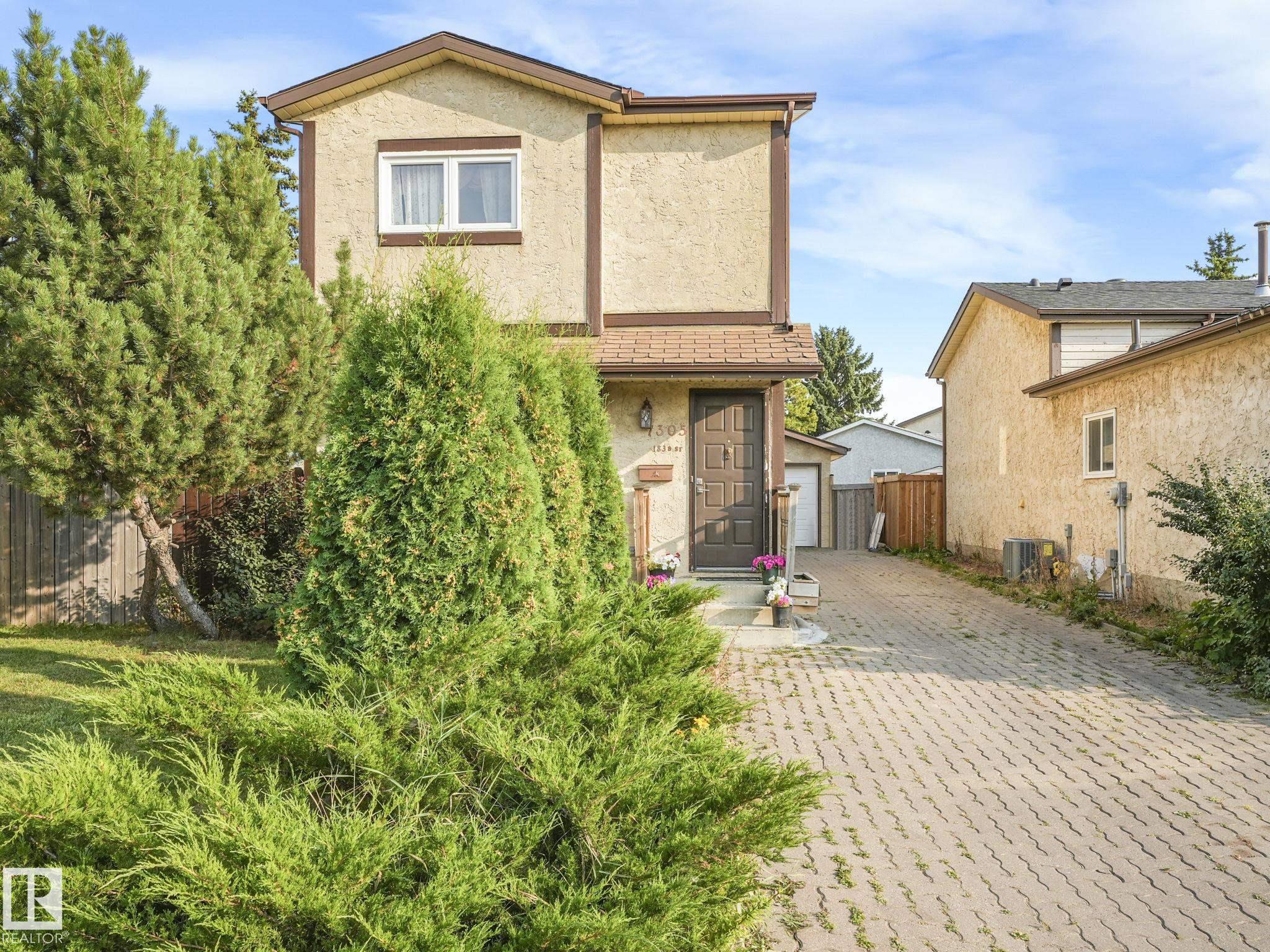Second View of 7305 183B Street, Lymburn, Edmonton, Alberta, T5T 3Y8