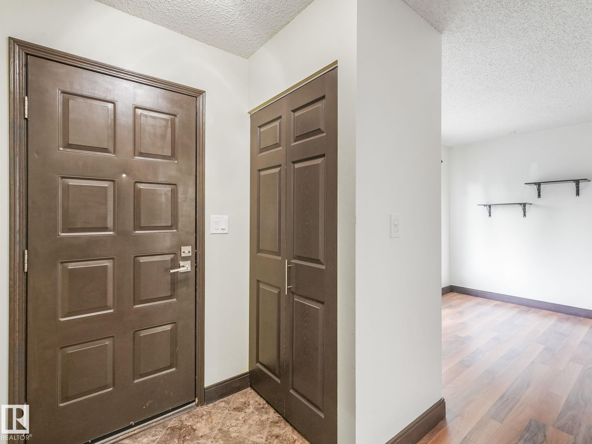 Fifth View of 7305 183B Street, Lymburn, Edmonton, Alberta, T5T 3Y8