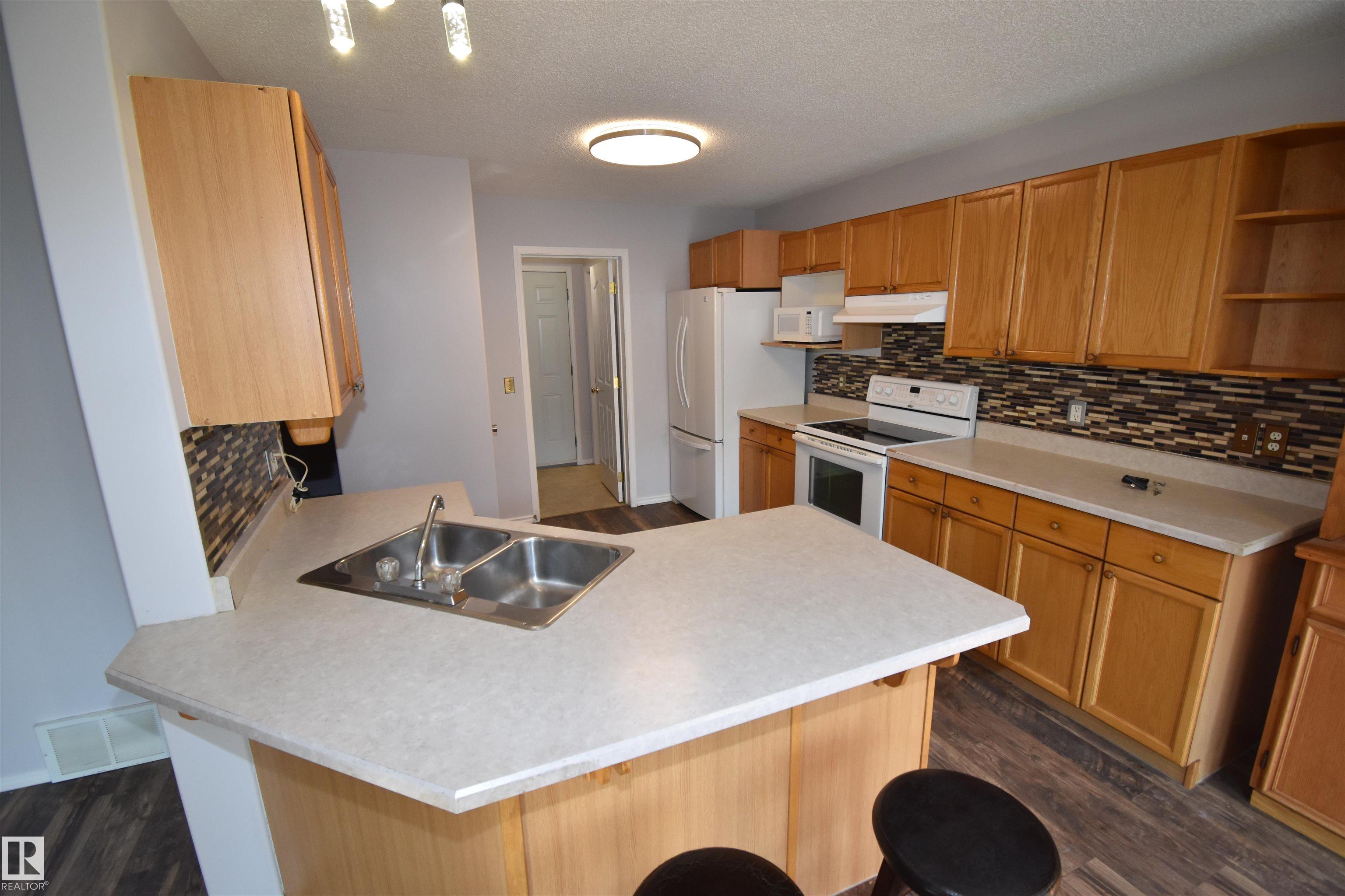 Fifth View of 12817 160 Avenue, Oxford, Edmonton, Alberta, T6V 1L6