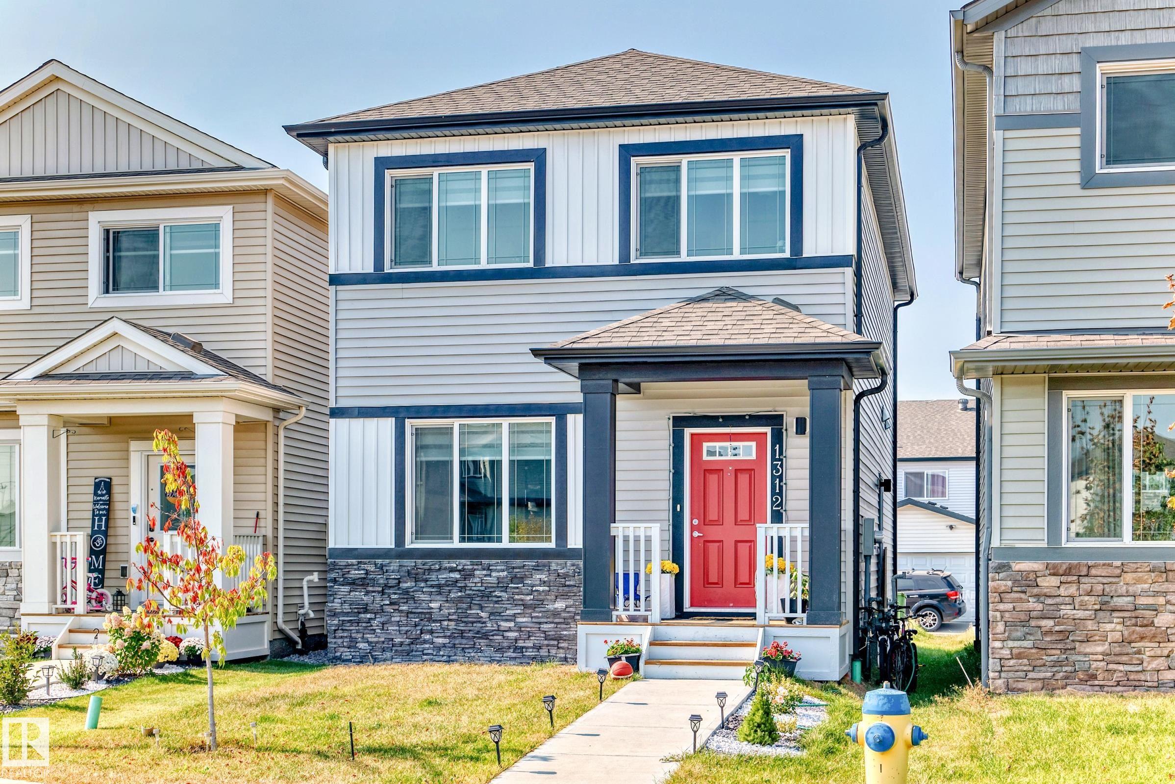 Second View of 1312 22 Street, Laurel, Edmonton, Alberta, T6T 2R6