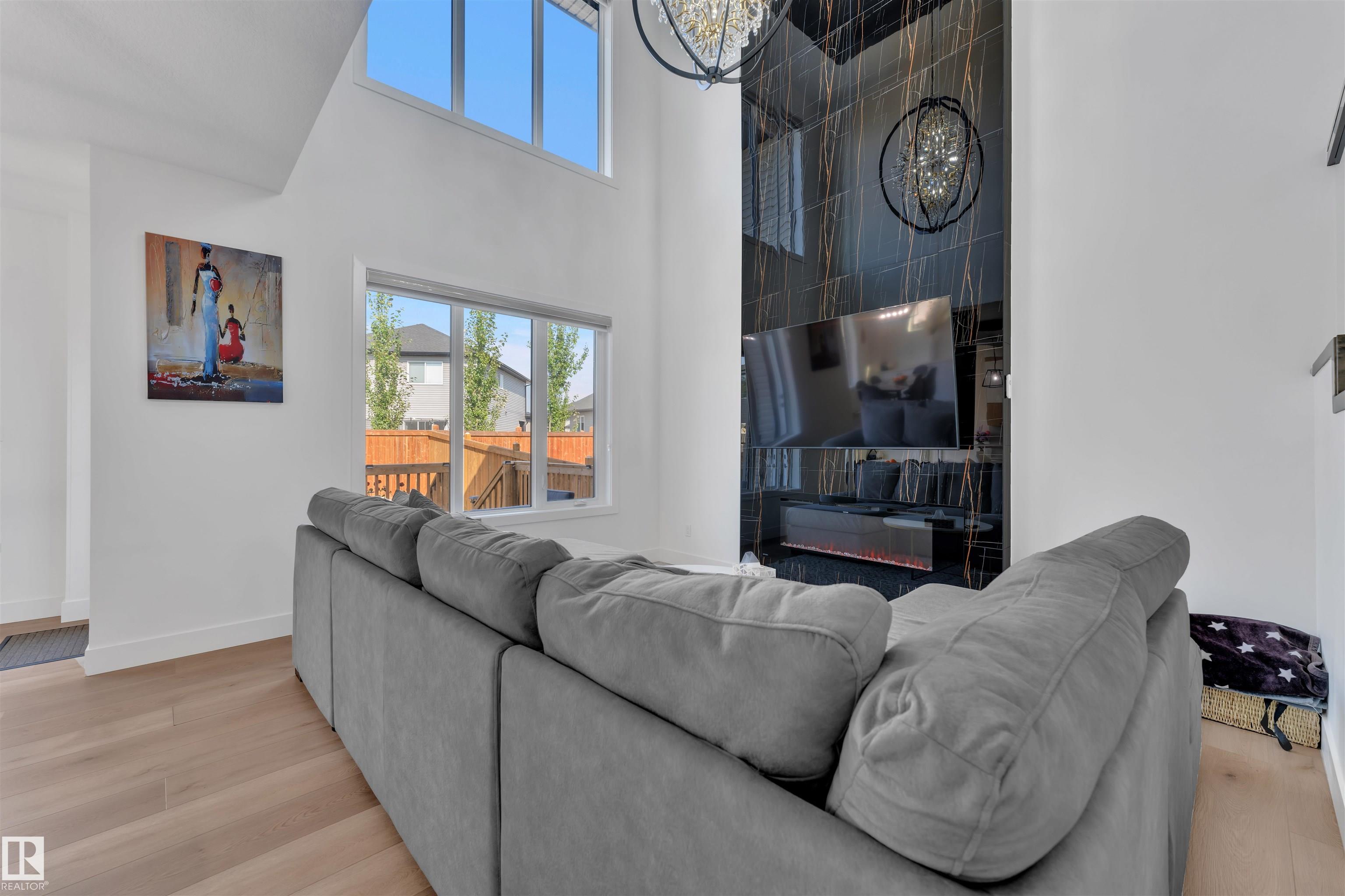 445 ROBERTS Crescent, E4458789, Alberta,