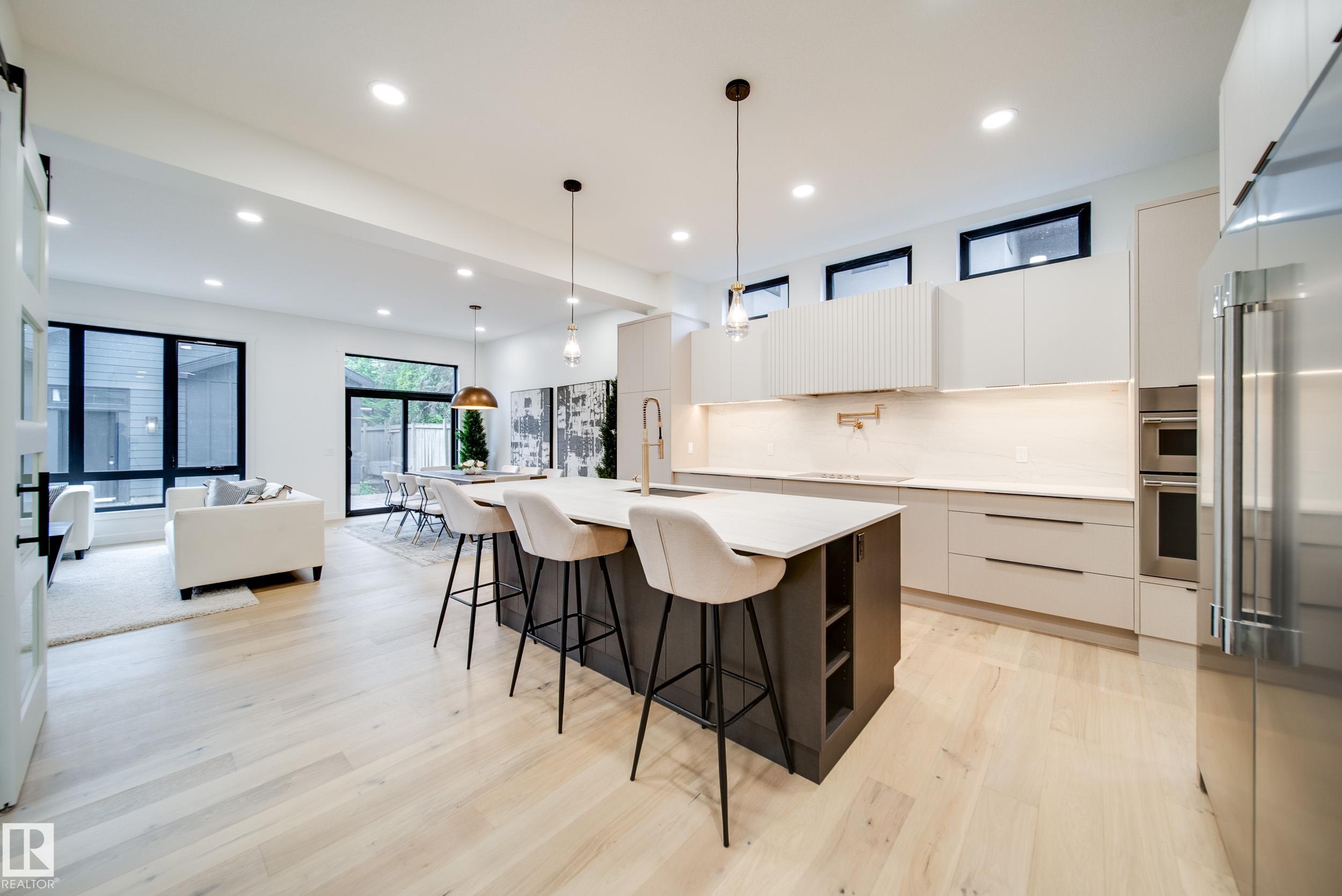 40A VALLEYVIEW Crescent, E4458802, Alberta,