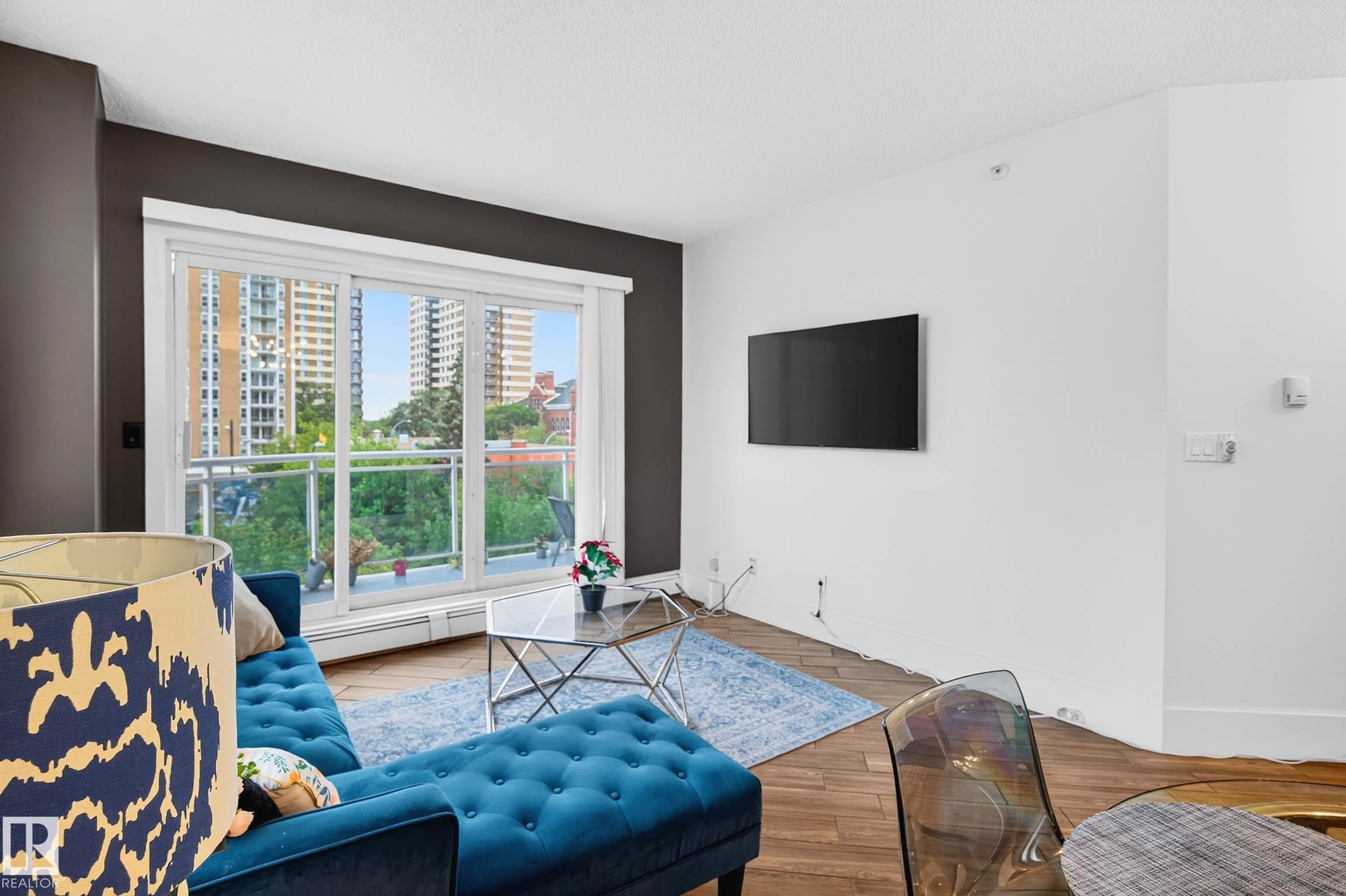 Third View of 401 10504 99 Avenue, Downtown (Edmonton), Edmonton, Alberta, T5K 1B2