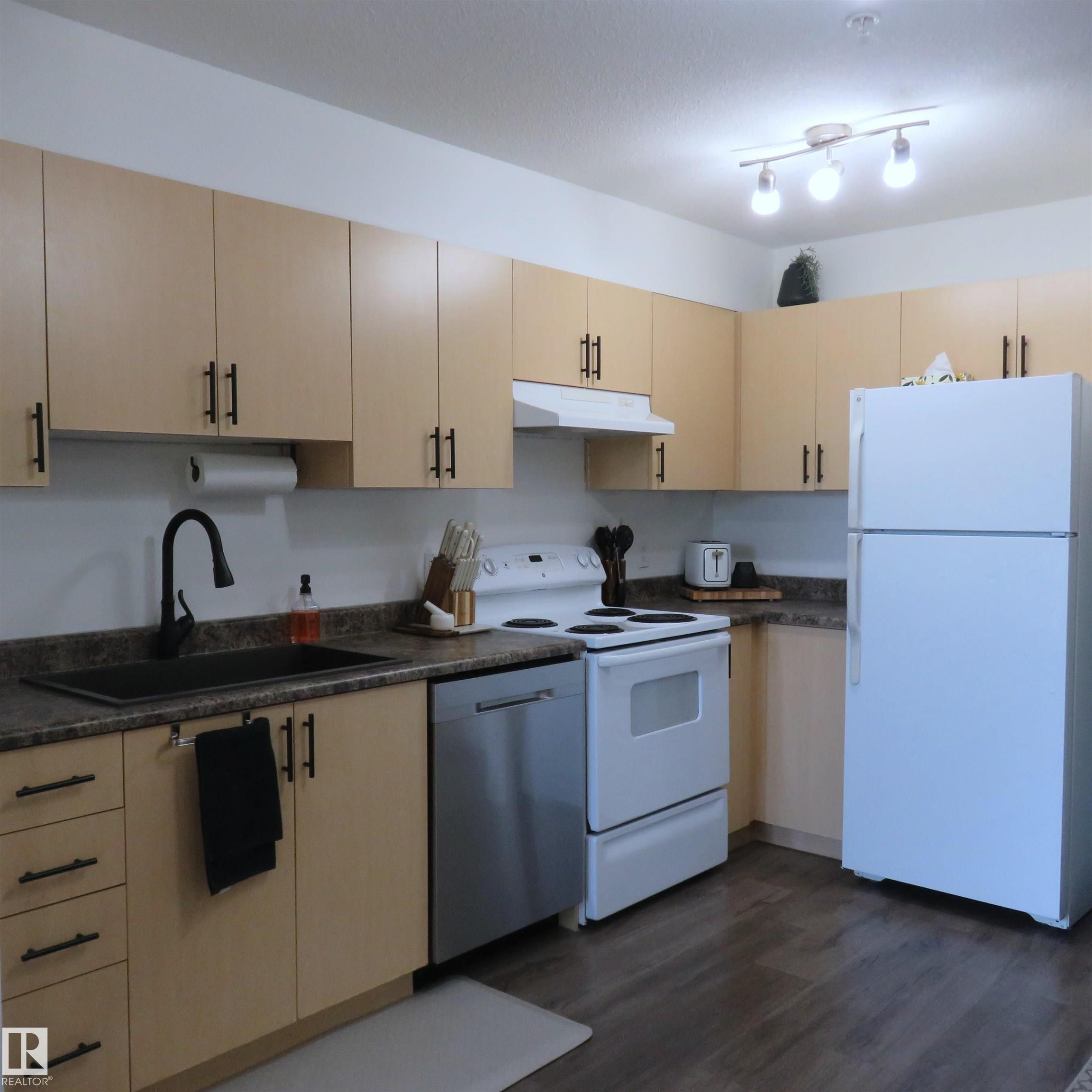 Third View of 316 40 Summerwood Boulevard, Summerwood, Sherwood Park, Alberta, T8H 0C2