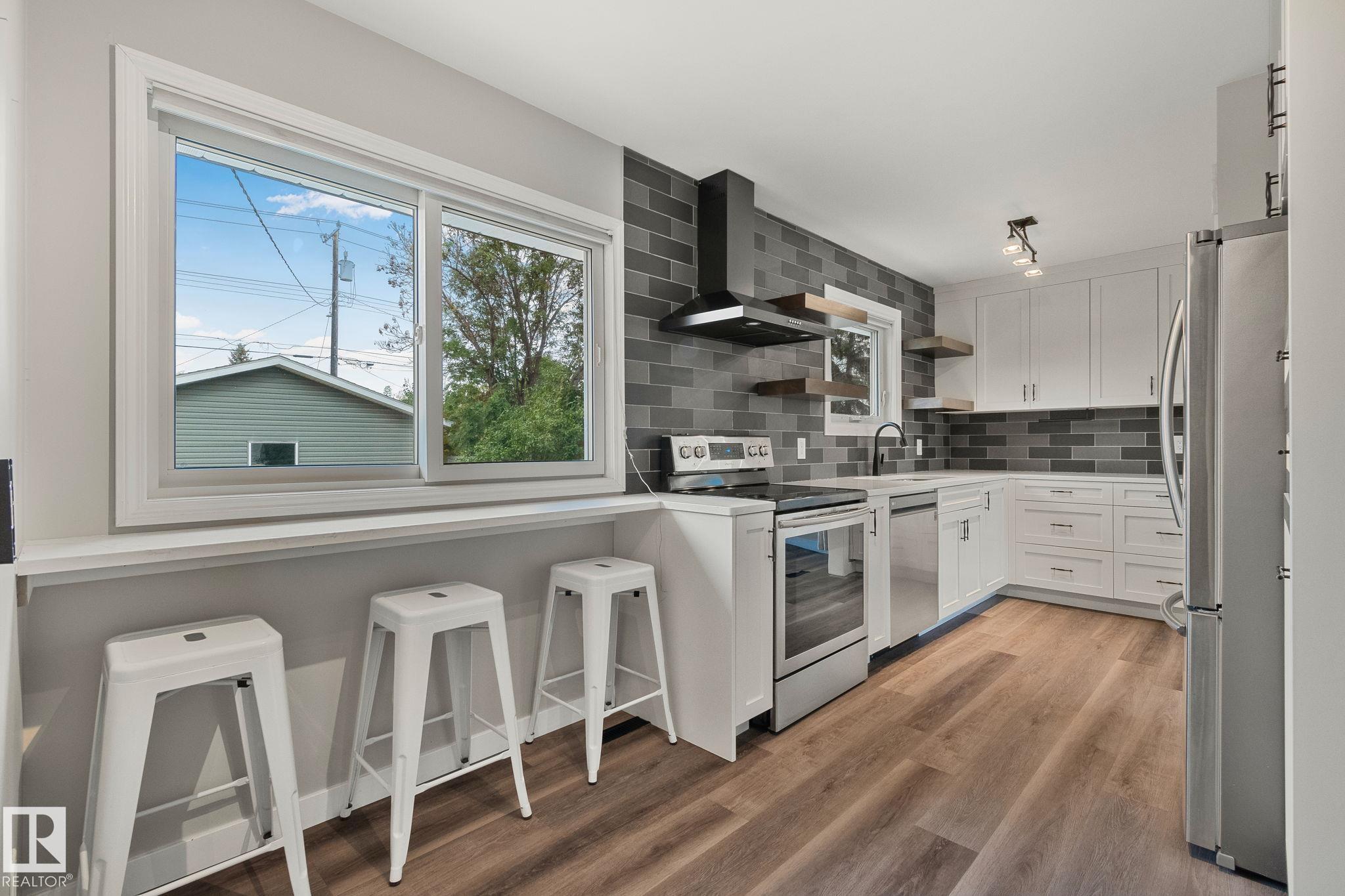 Fifth View of 10324 50 Street, Fulton Place, Edmonton, Alberta, T6A 2C4