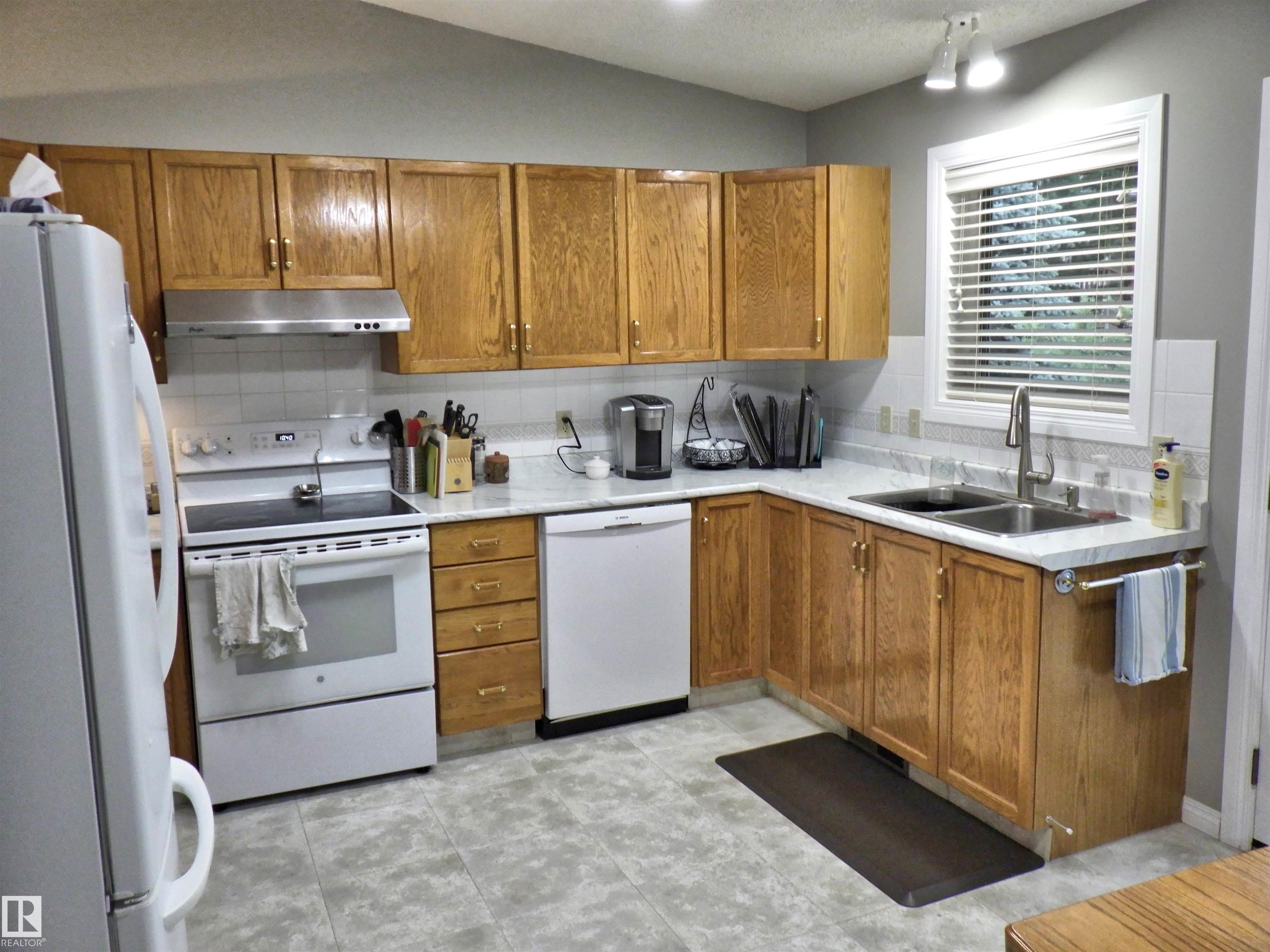 Fourth View of 6530 158 Avenue, Matt Berry, Edmonton, Alberta, T5Y 2S7