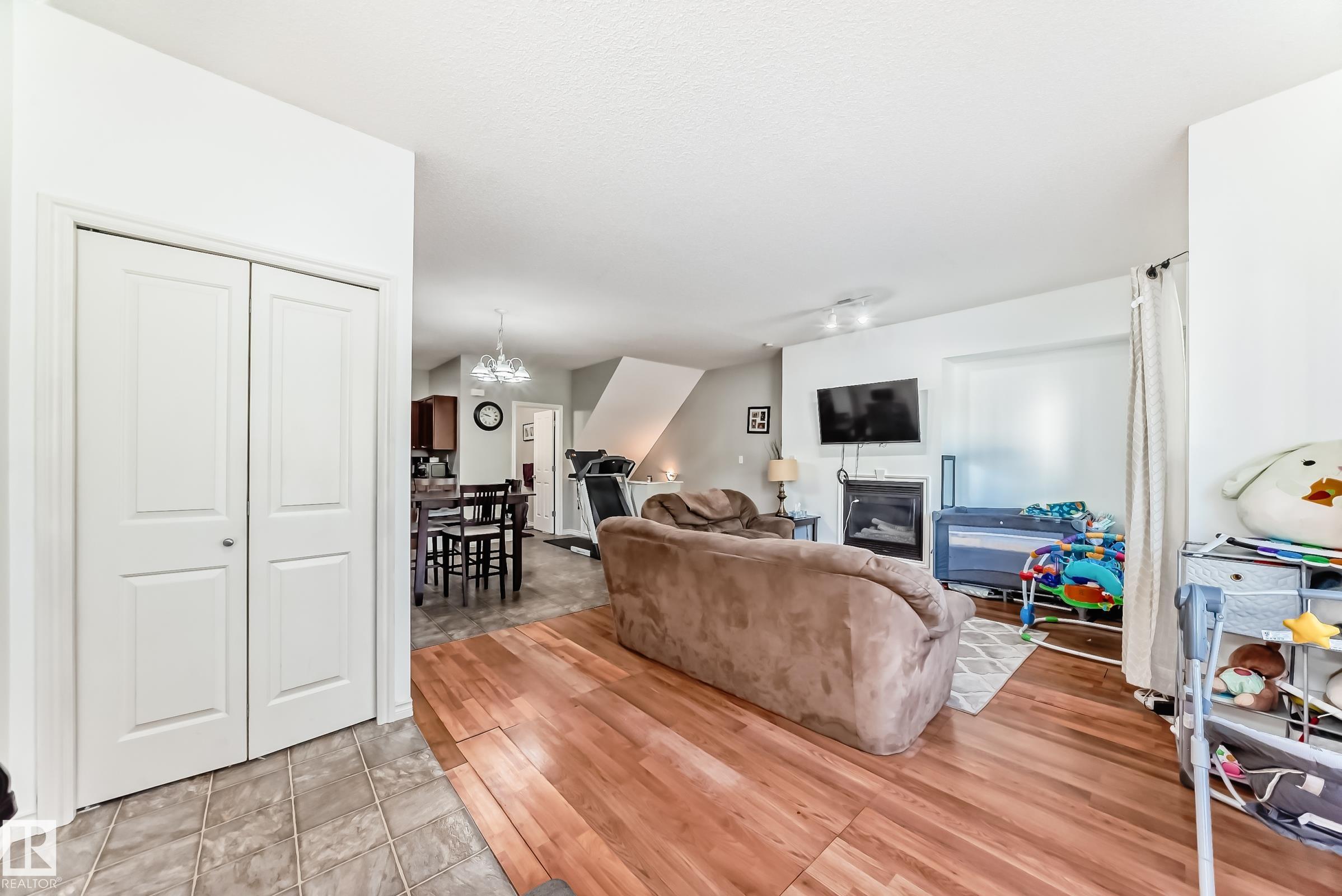 Fifth View of 115 3010 33 Avenue NW, Silver Berry, Edmonton, Alberta, T6T 0C3