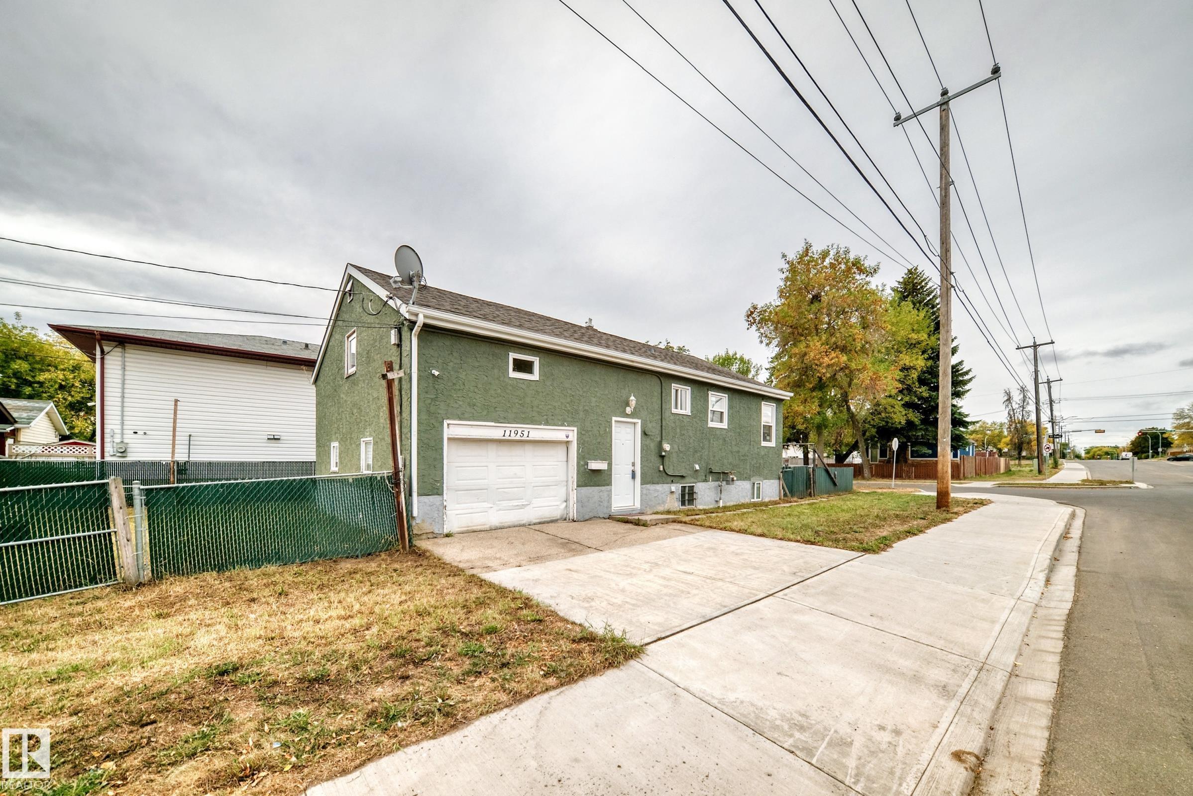 Second View of 11951 77 Street NW, Eastwood, Edmonton, Alberta, T5B 2G5