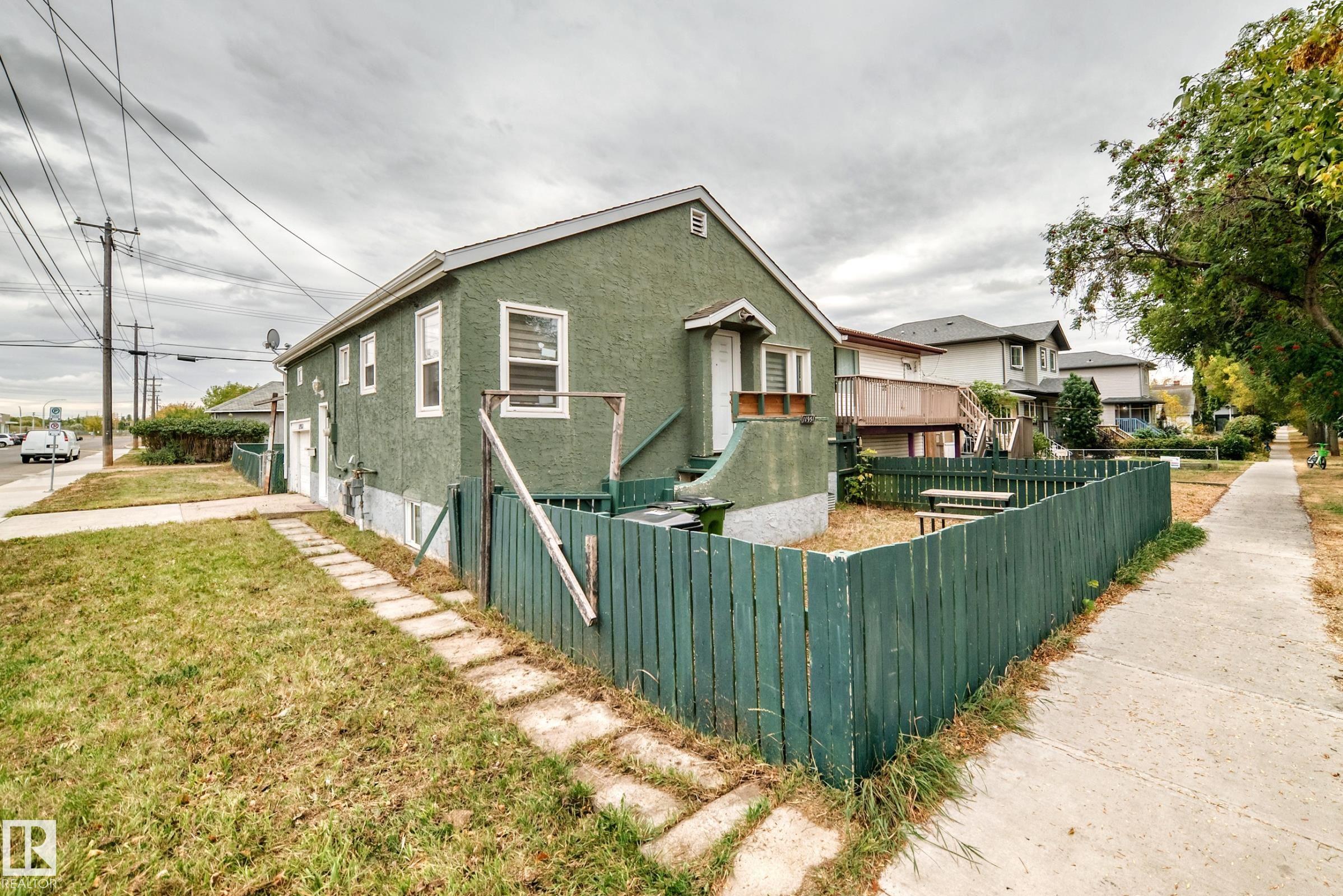 Third View of 11951 77 Street NW, Eastwood, Edmonton, Alberta, T5B 2G5