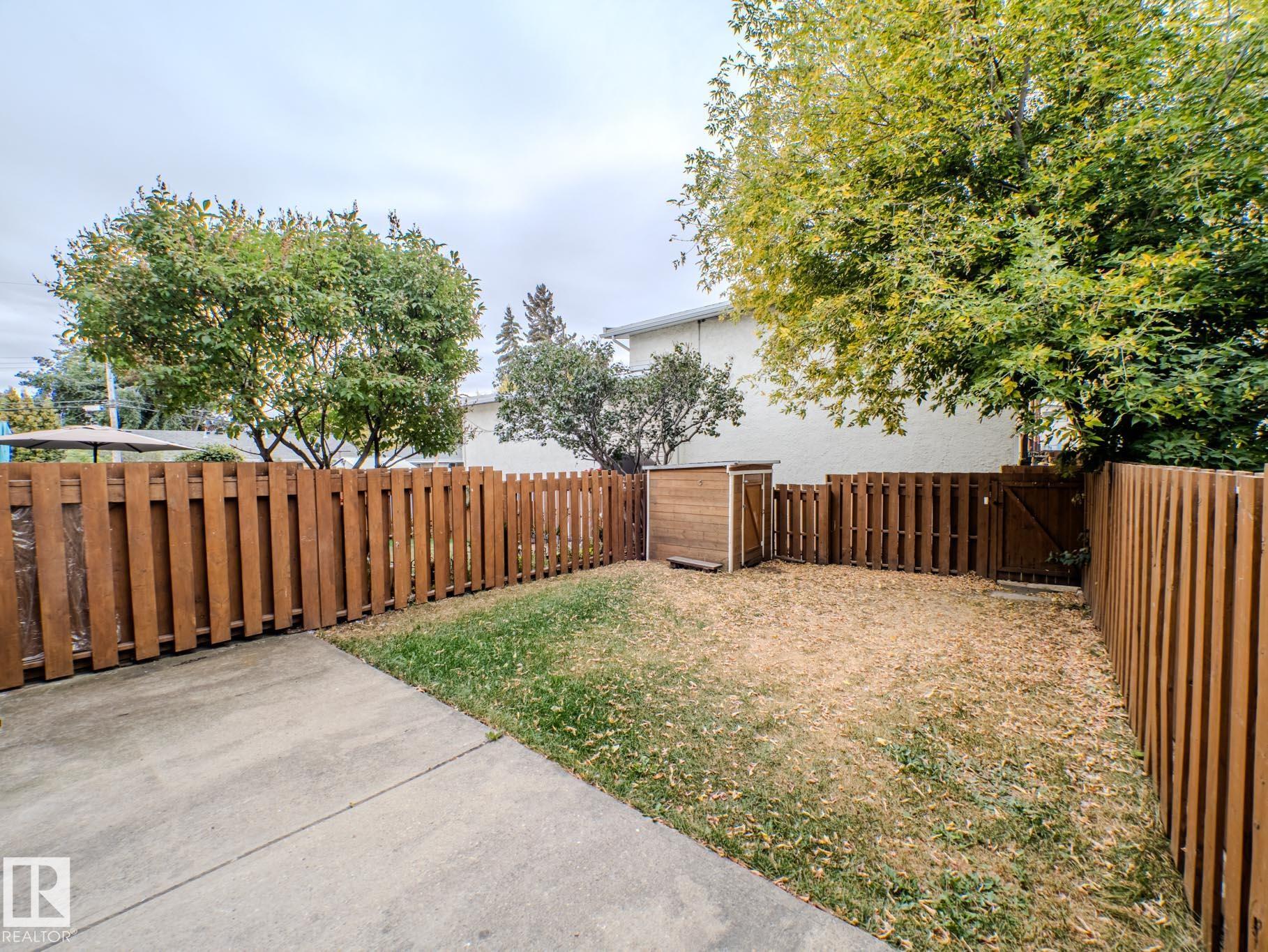 Third View of F 16405 89 Avenue, West Meadowlark Park, Edmonton, Alberta, T5R 4S1