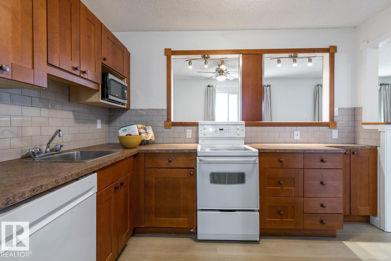 Fourth View of 5 3847 76 Street, Michaels Park, Edmonton, Alberta, T6K 2P9