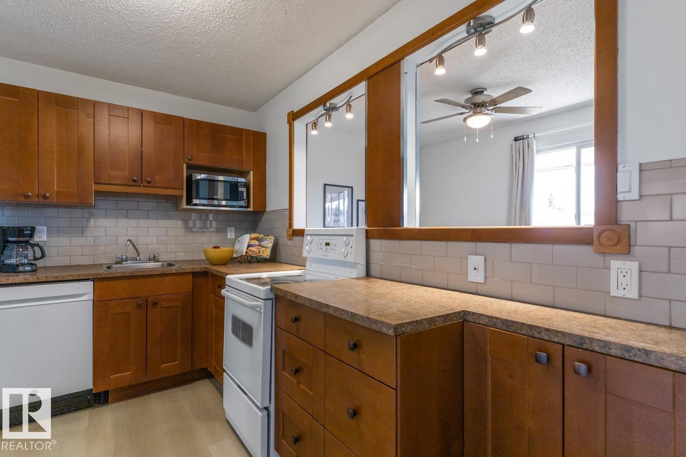 Fifth View of 5 3847 76 Street, Michaels Park, Edmonton, Alberta, T6K 2P9