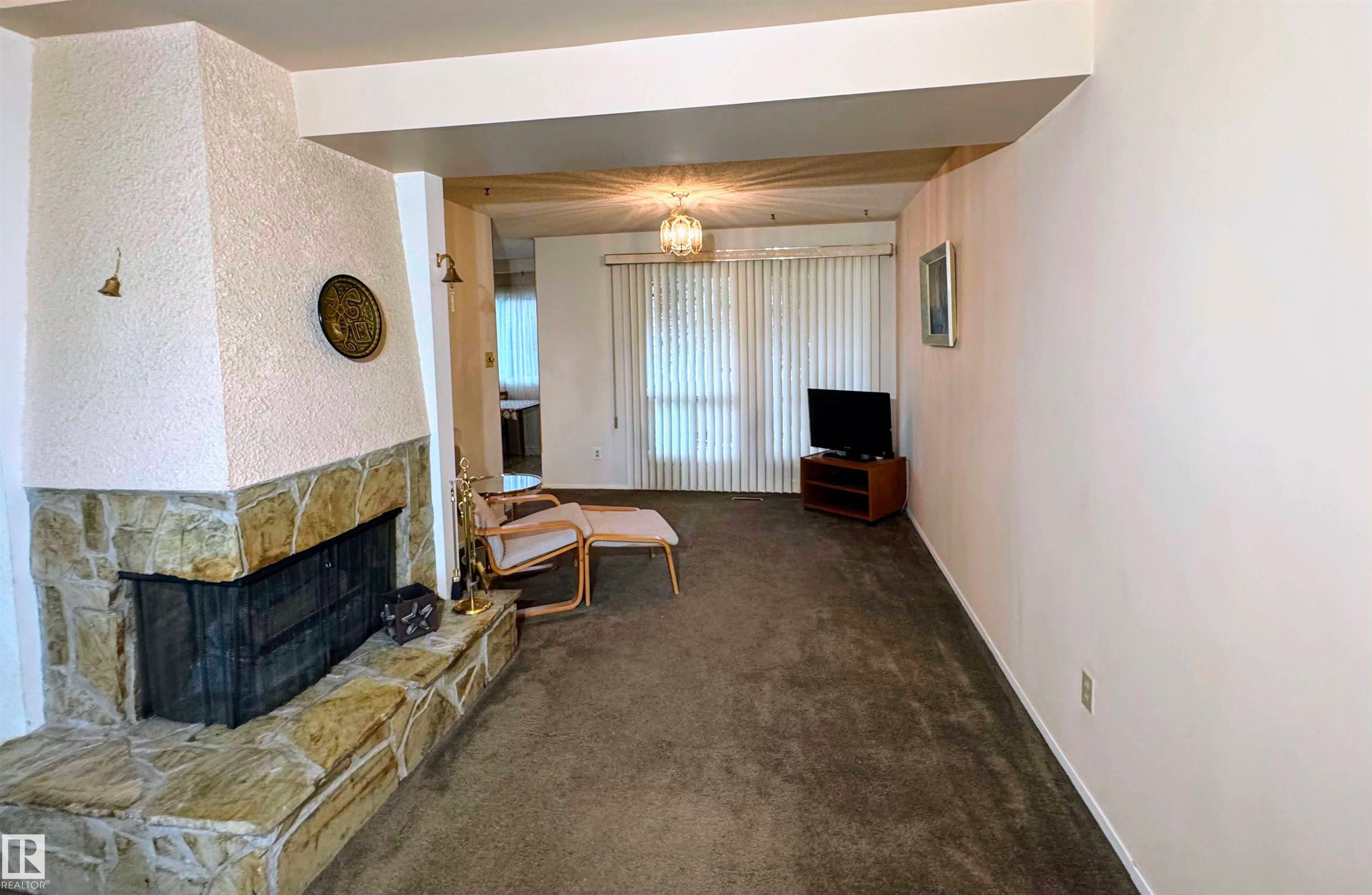 Fifth View of 5345 HILL VIEW Crescent, Hillview, Edmonton, Alberta, T6L 1V9