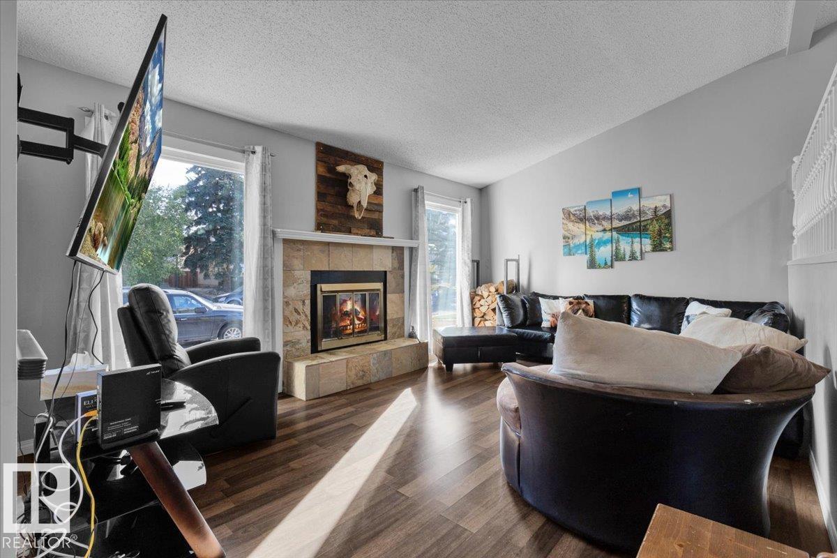 Fourth View of 4318 38 Street, Kiniski Gardens, Edmonton, Alberta, T6L 4K4