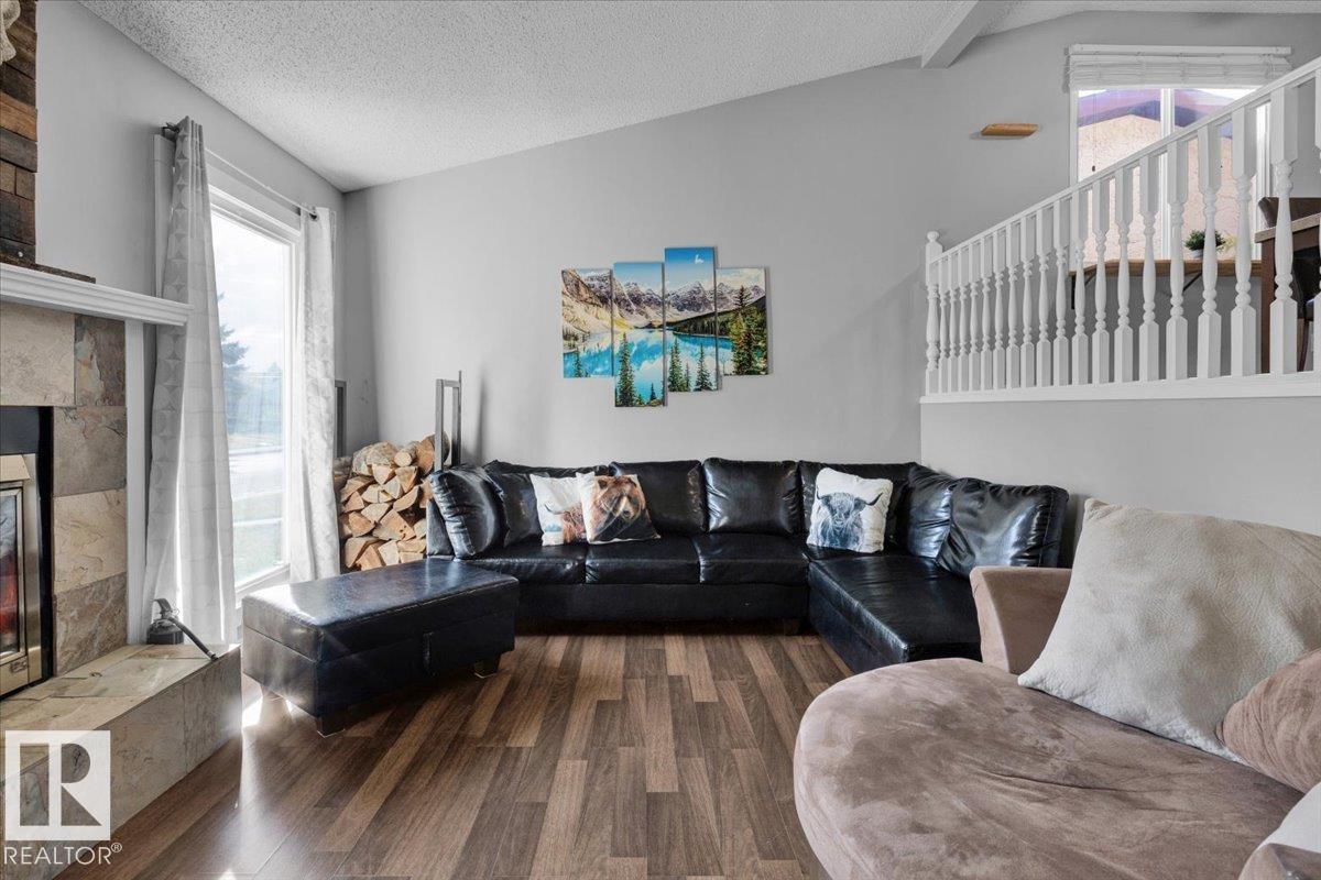 Fifth View of 4318 38 Street, Kiniski Gardens, Edmonton, Alberta, T6L 4K4