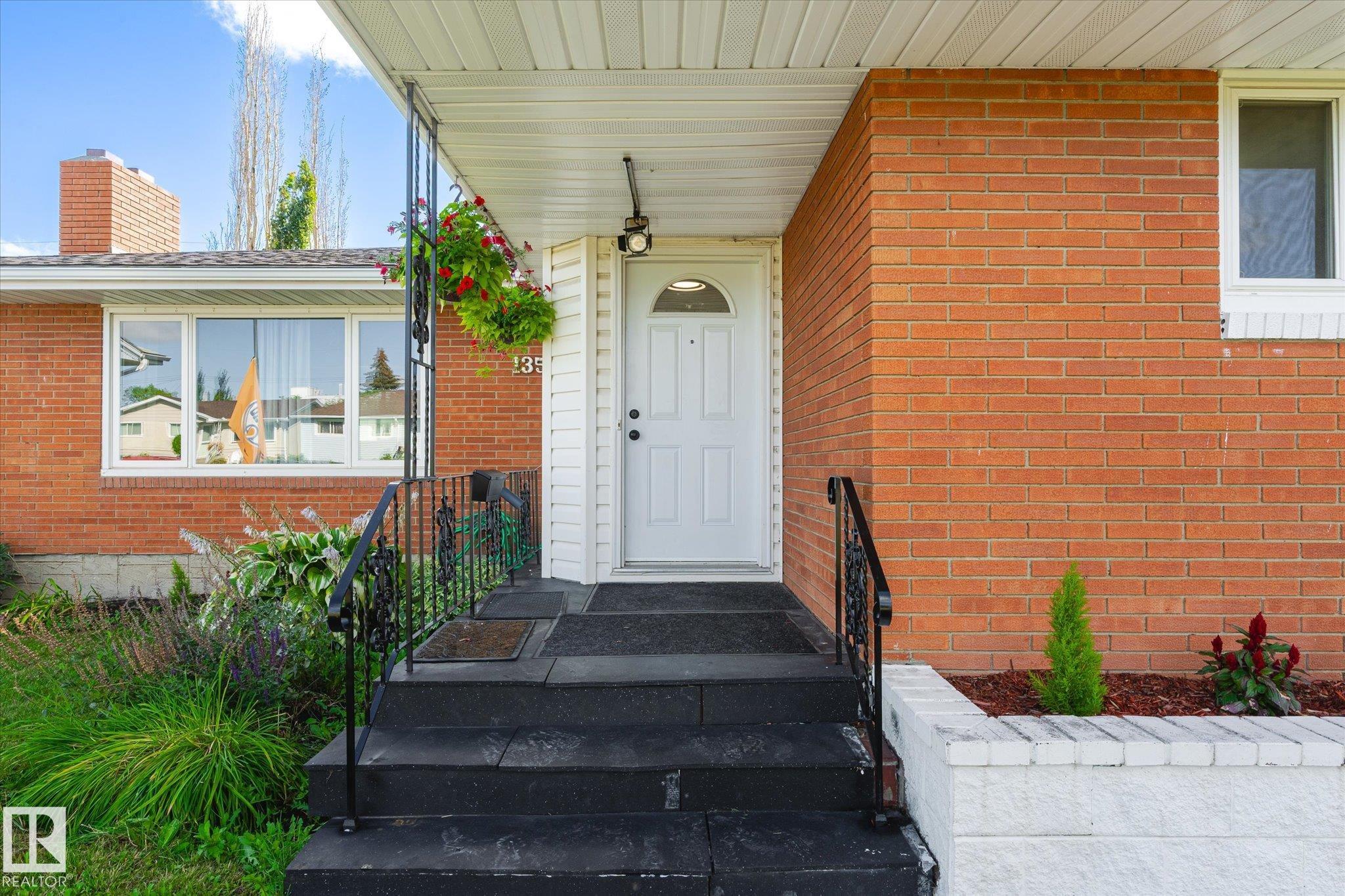 Third View of 13543 139 Street, Wellington, Edmonton, Alberta, T5L 2C5