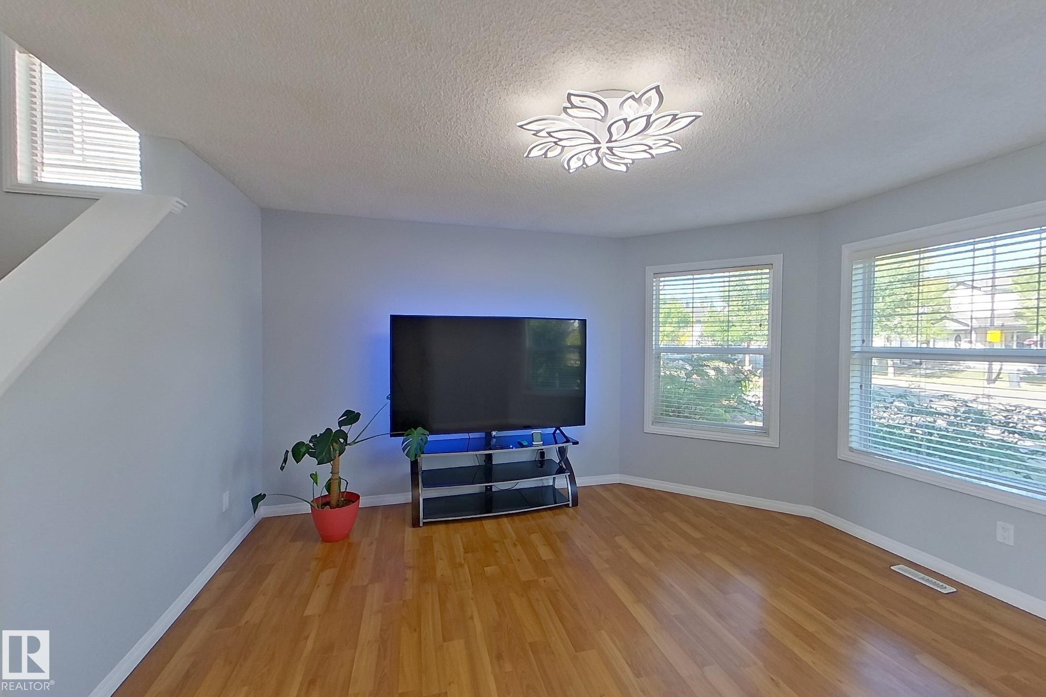 Fourth View of The Hamptons, Edmonton, Alberta, T6M 2Y9