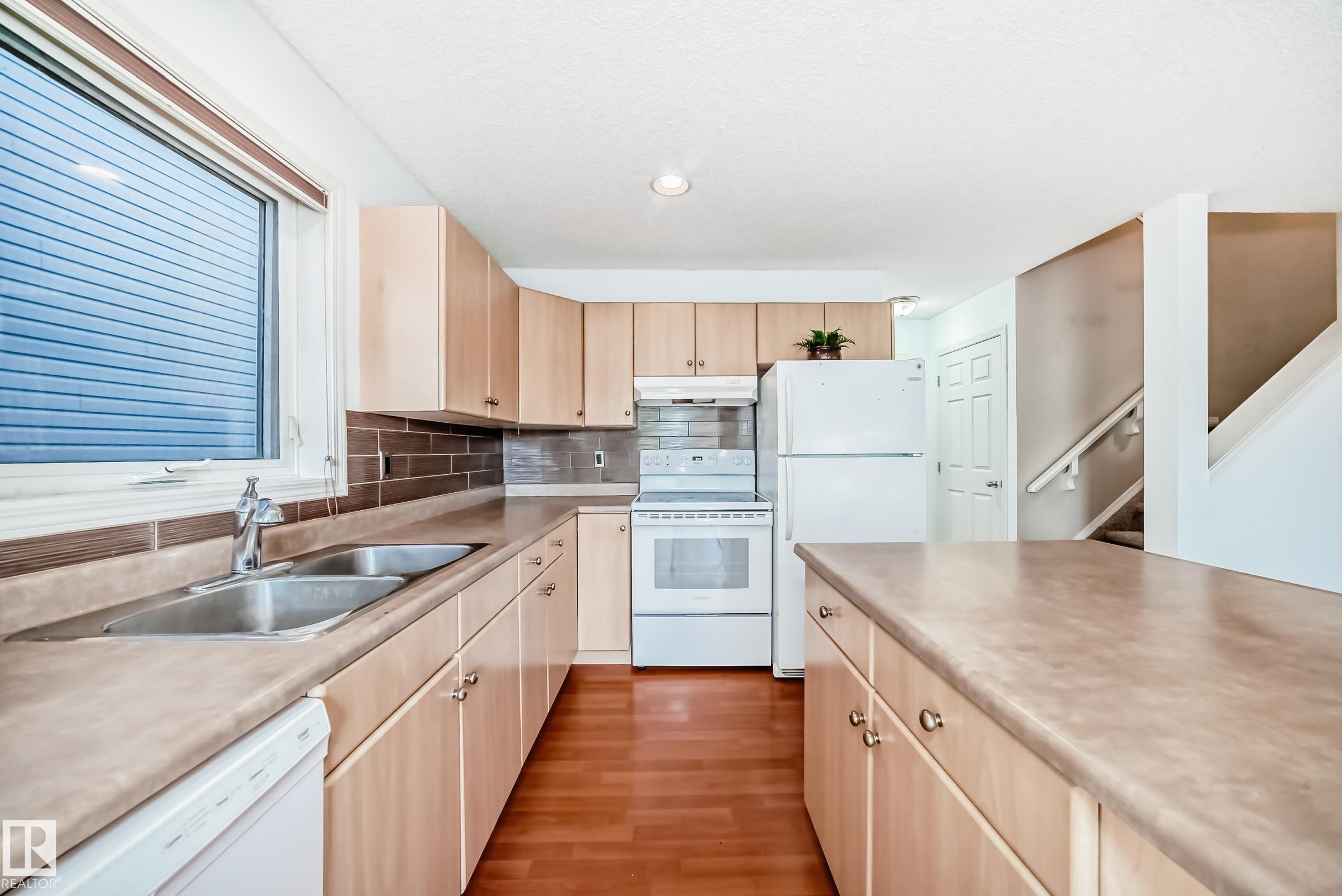 Third View of 34 2021 GRANTHAM Crest, Glastonbury, Edmonton, Alberta, T5T 6V7