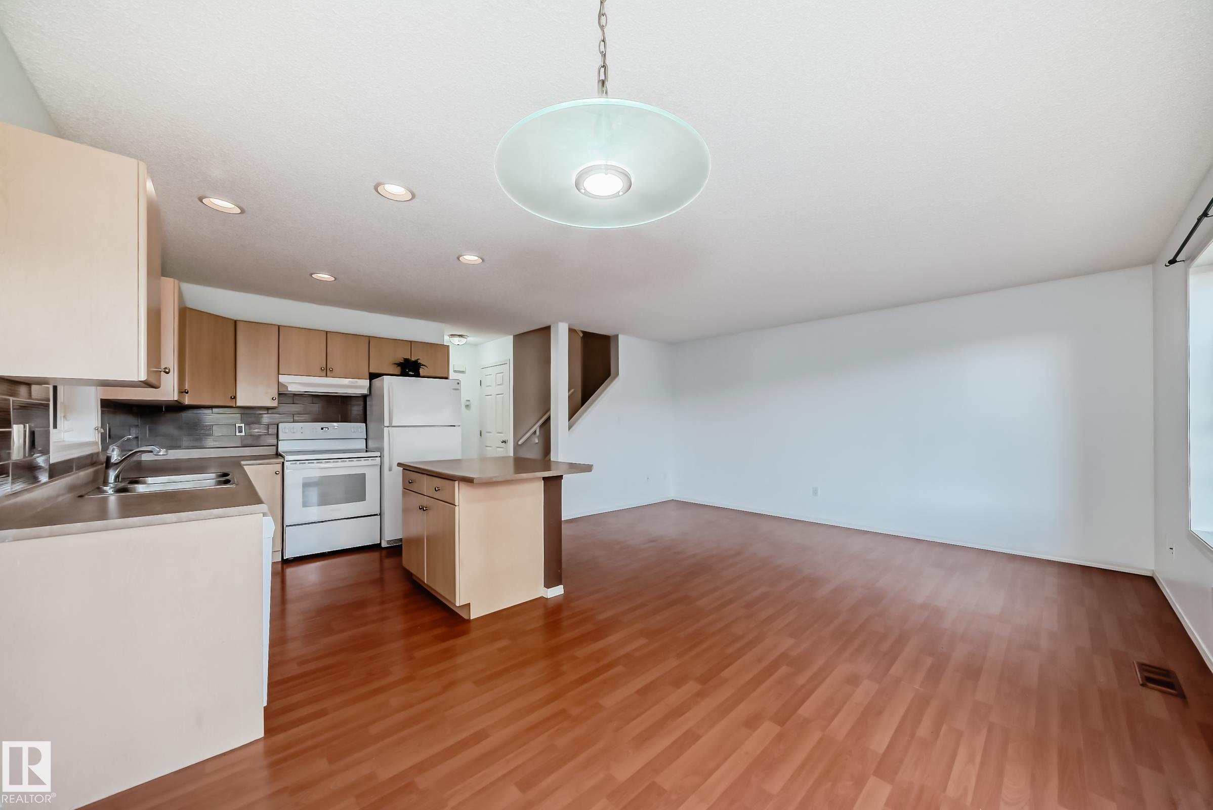 Fifth View of 34 2021 GRANTHAM Crest, Glastonbury, Edmonton, Alberta, T5T 6V7