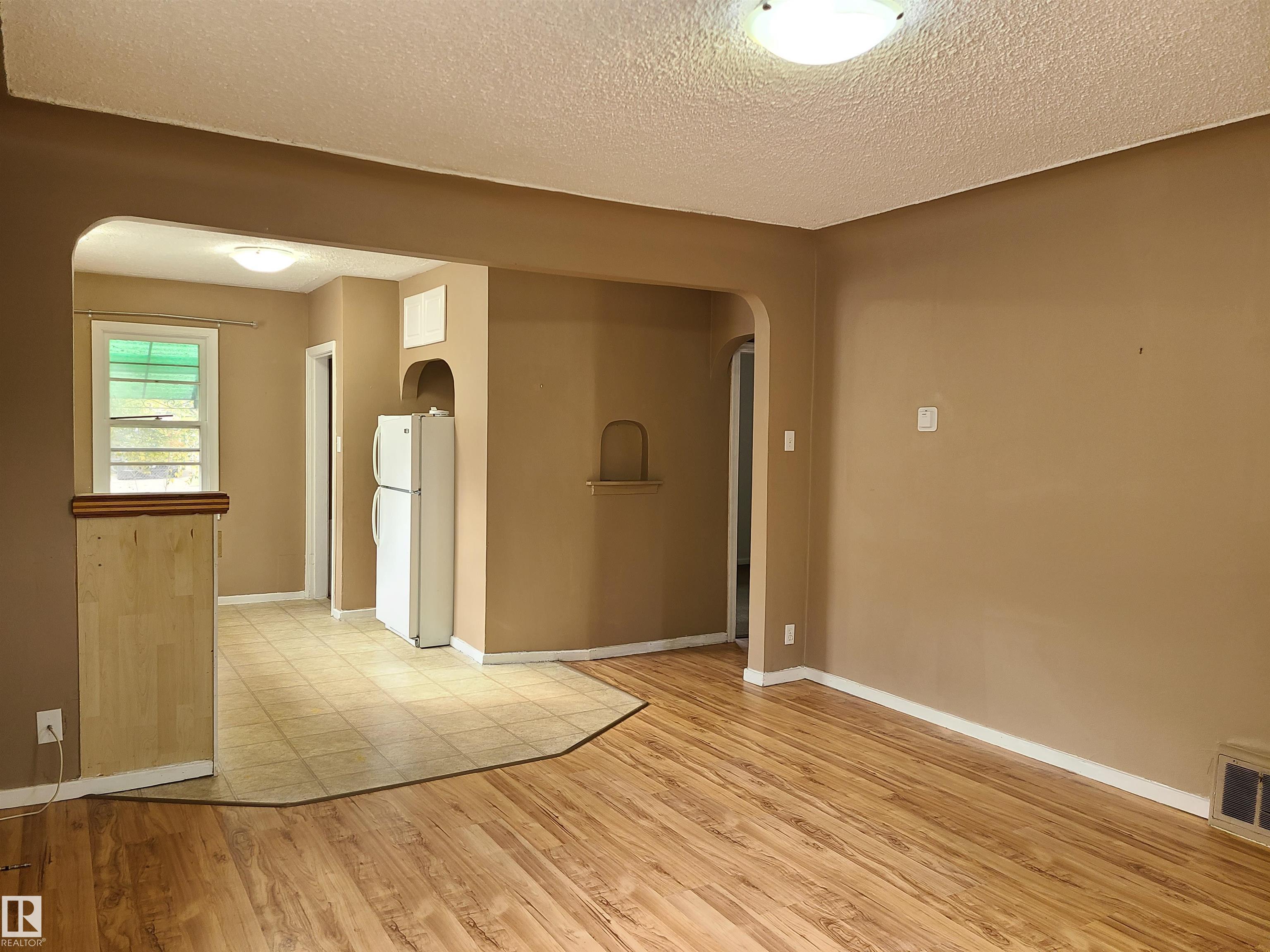 Fifth View of 12414 90 Street, Delton, Edmonton, Alberta, T5B 3Z8