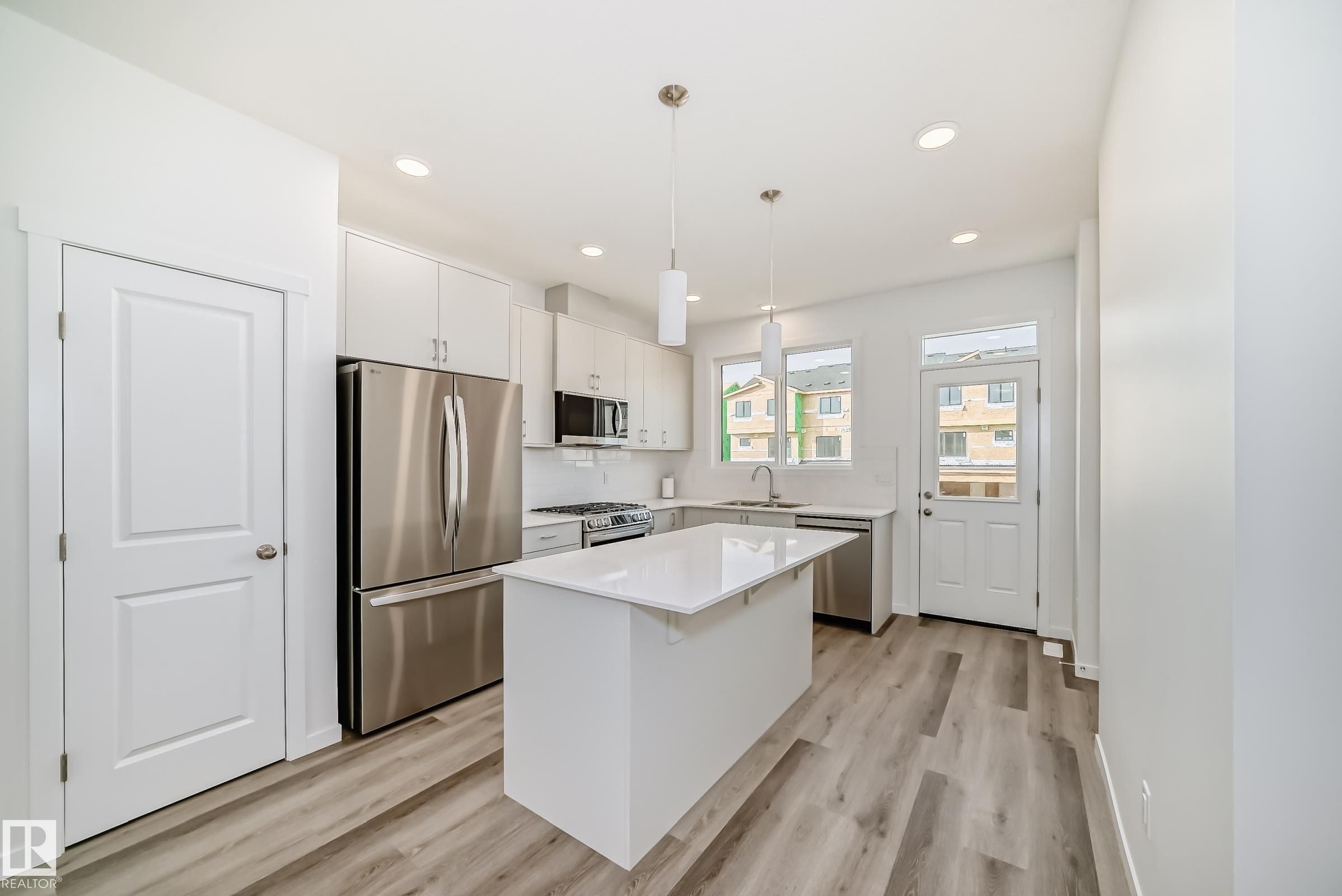 Fifth View of 3965 Wren Loop NW, Kinglet Gardens, Edmonton, Alberta, T5S 0T1