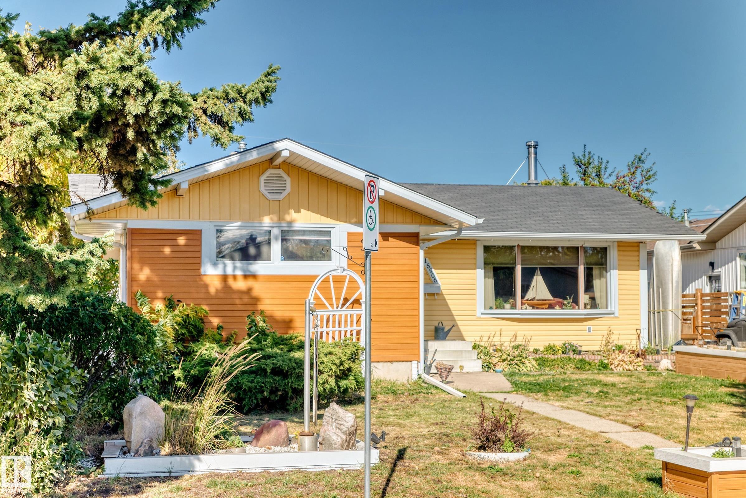 Third View of 15906 92A Avenue, Meadowlark Park (Edmonton), Edmonton, Alberta, T5R 5G3