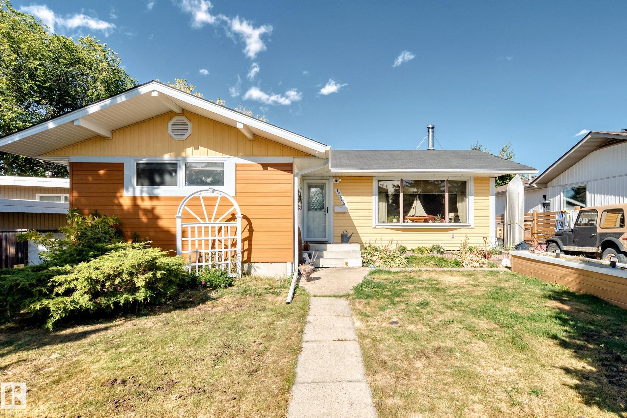 Fourth View of 15906 92A Avenue, Meadowlark Park (Edmonton), Edmonton, Alberta, T5R 5G3