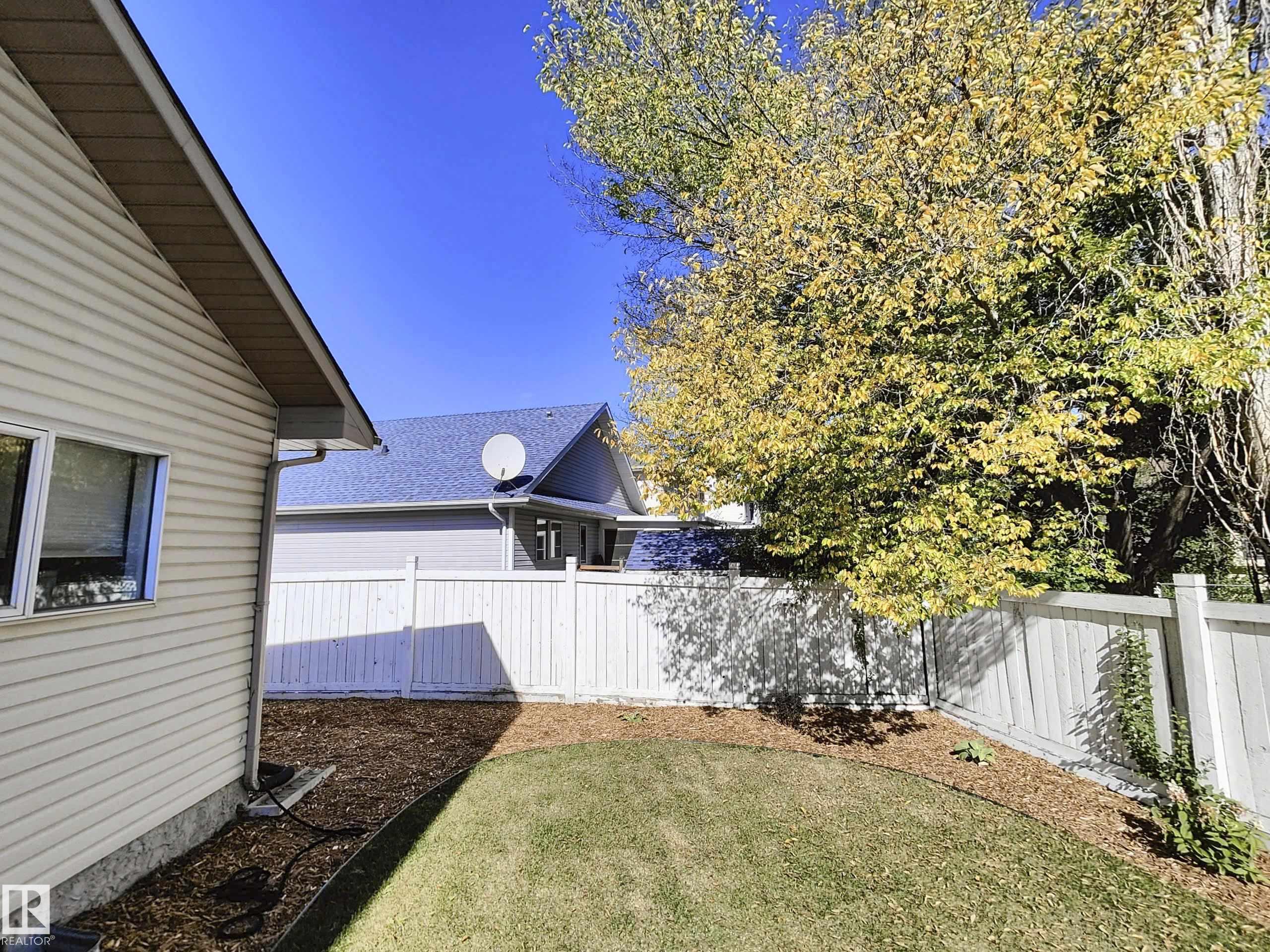 Fifth View of 215 PETER Close NW, Potter Greens, Edmonton, Alberta, T5T 5Y5