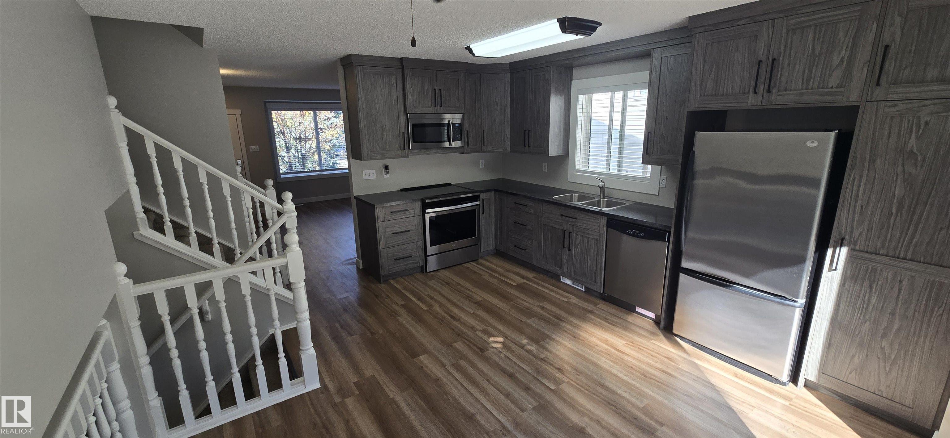 Second View of 42 BLUEBERRY Crescent, Clarkdale Meadows, Sherwood Park, Alberta, T8H 1P6