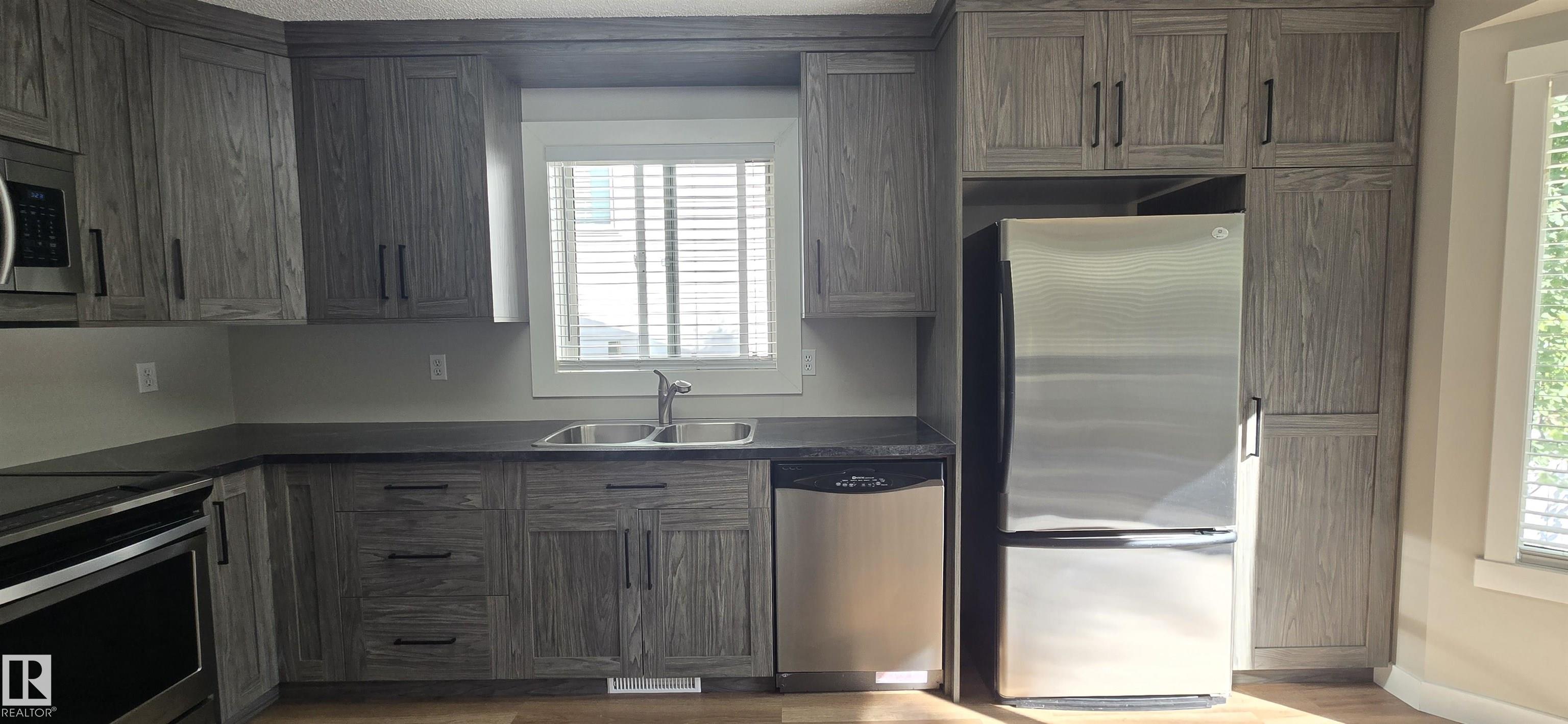 Fifth View of 42 BLUEBERRY Crescent, Clarkdale Meadows, Sherwood Park, Alberta, T8H 1P6