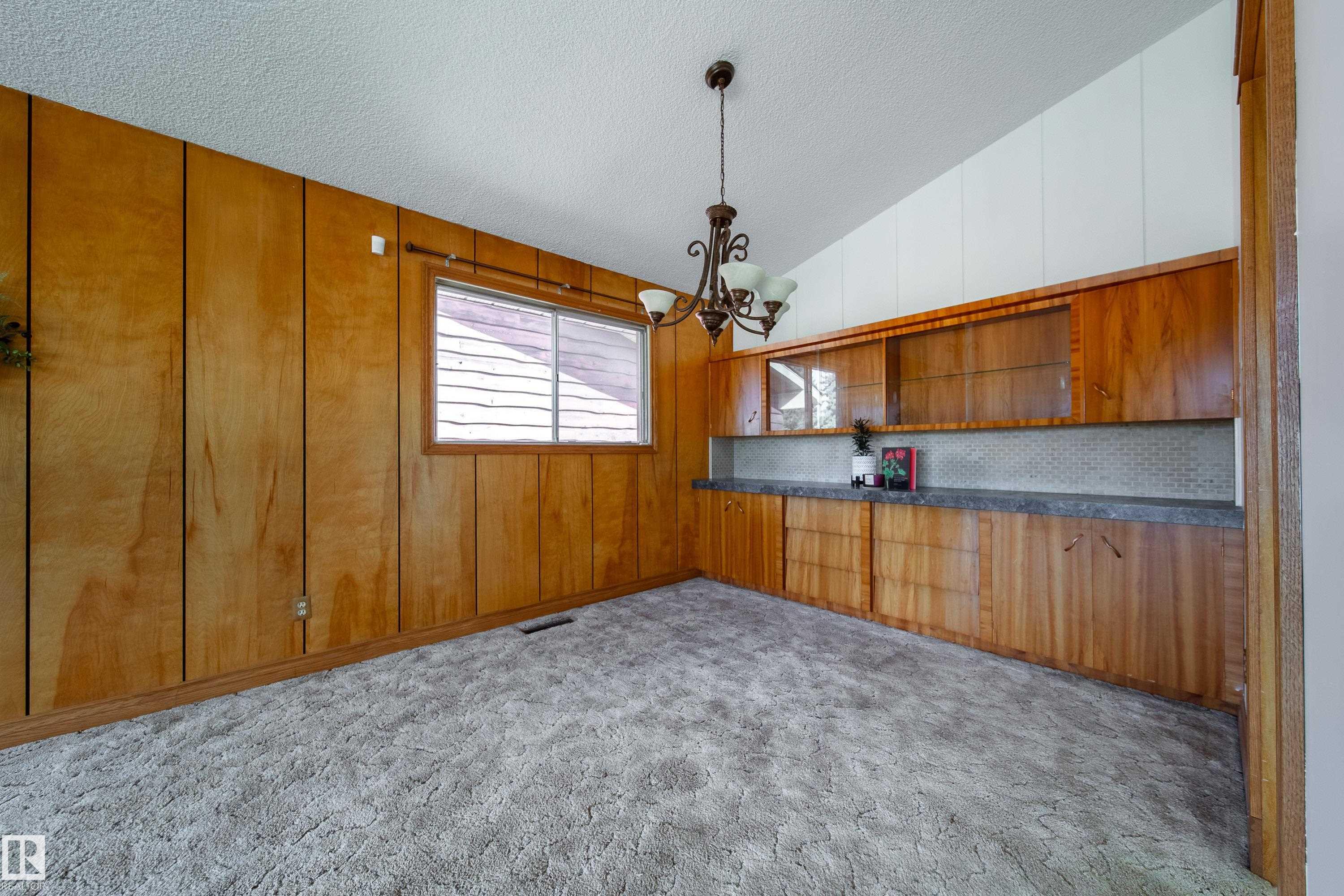 Fifth View of 6507 98 Avenue, Ottewell, Edmonton, Alberta, T6A 0A4