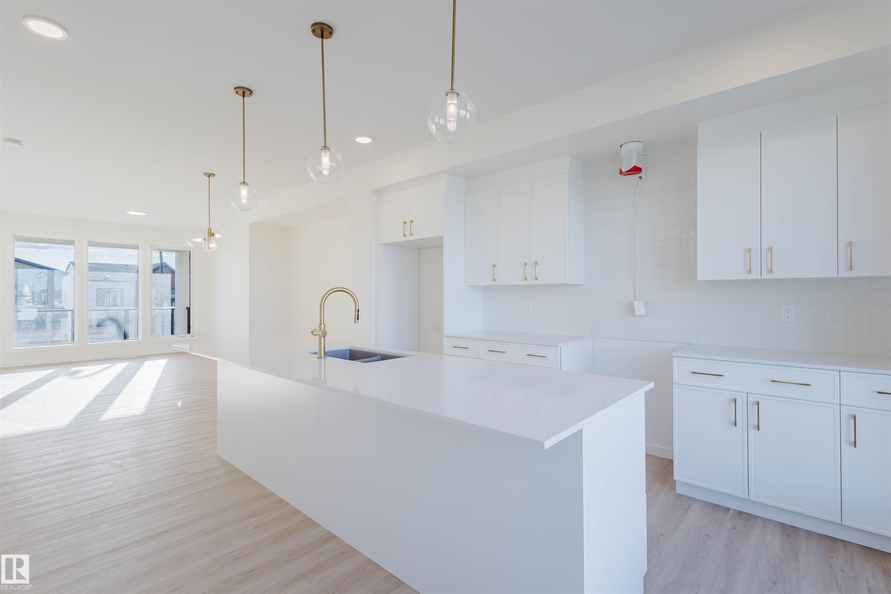 463 33 Street, E4460121, Alberta,