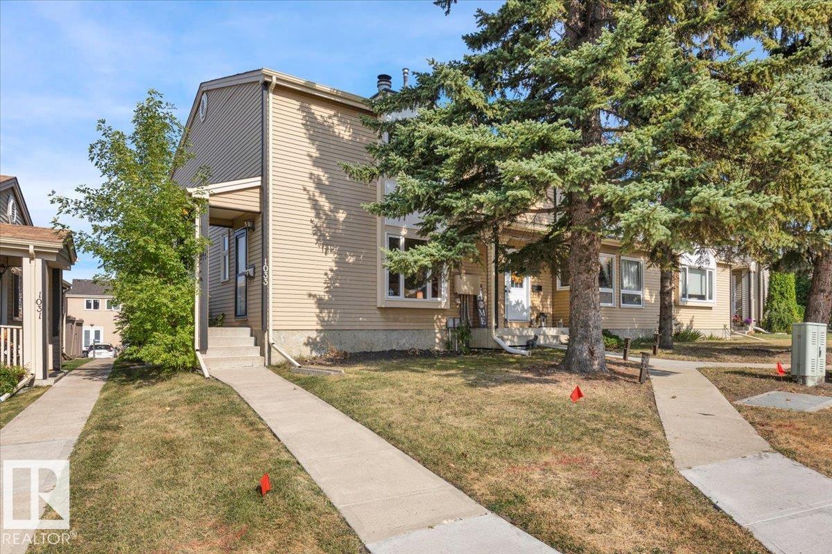 1033 VILLAGE Drive, E4460148, Alberta,
