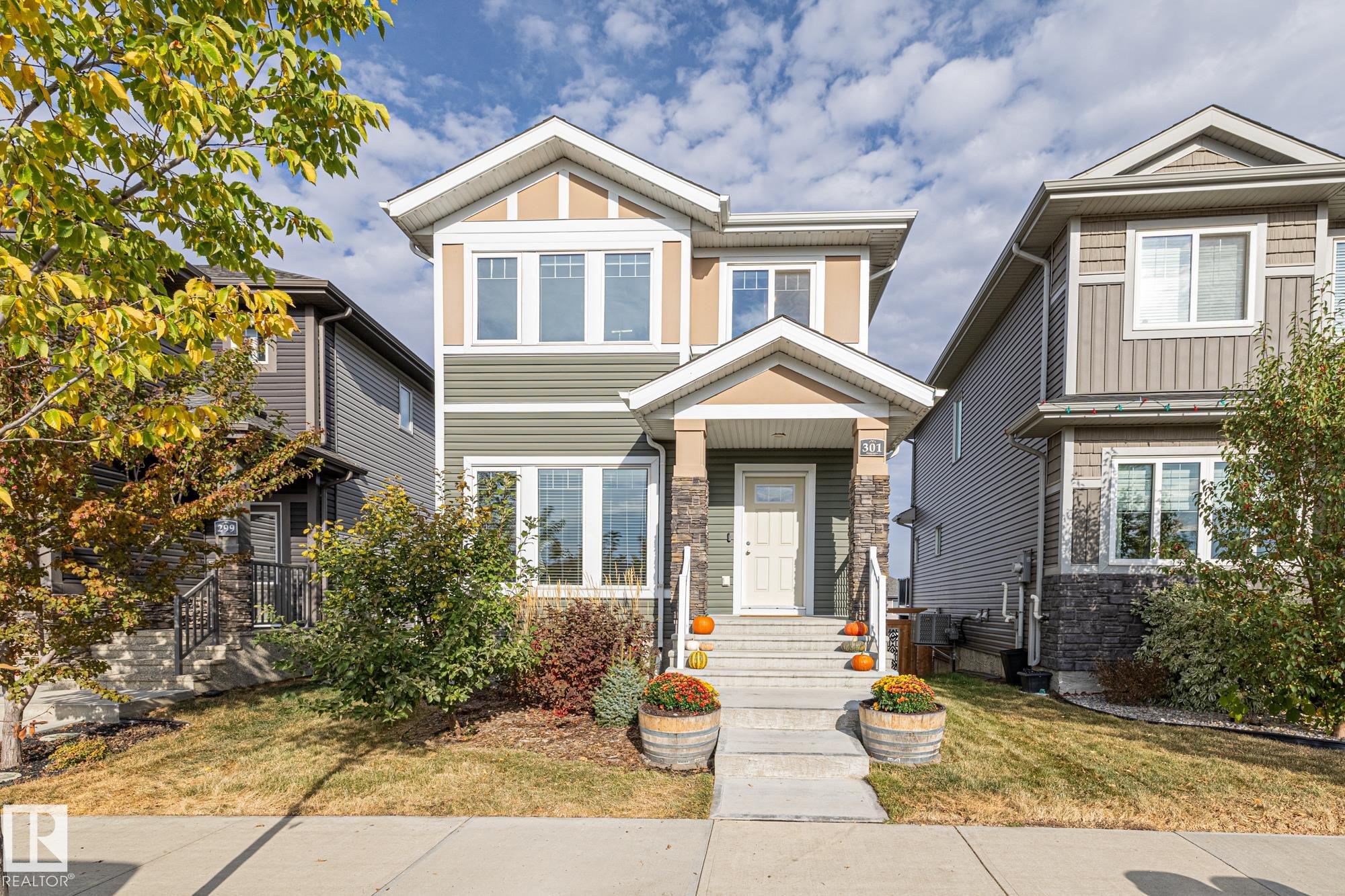 301 HAWKS RIDGE Boulevard, E4460368, Alberta,