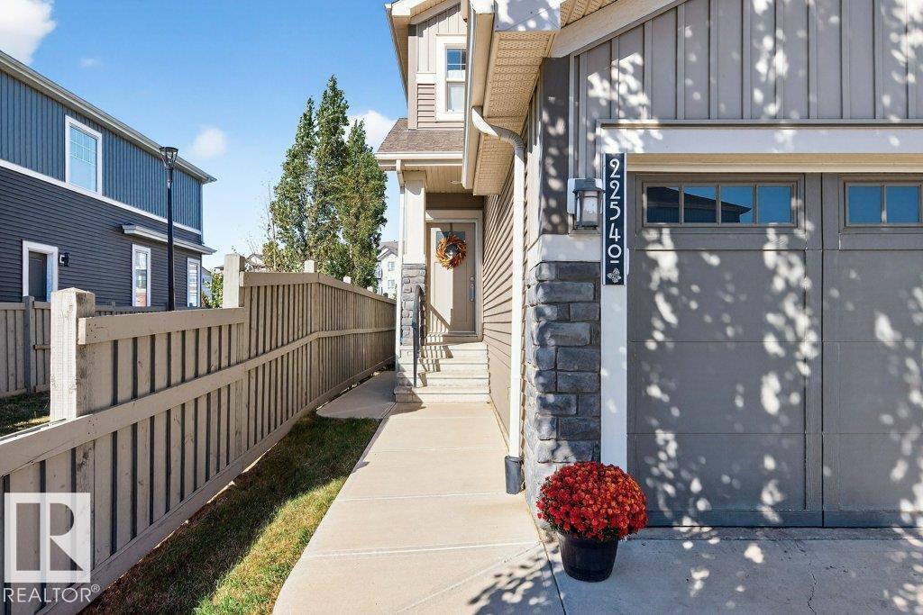 Second View of 22540 82 Avenue NW, Rosenthal (Edmonton), Edmonton, Alberta, T5T 7G1