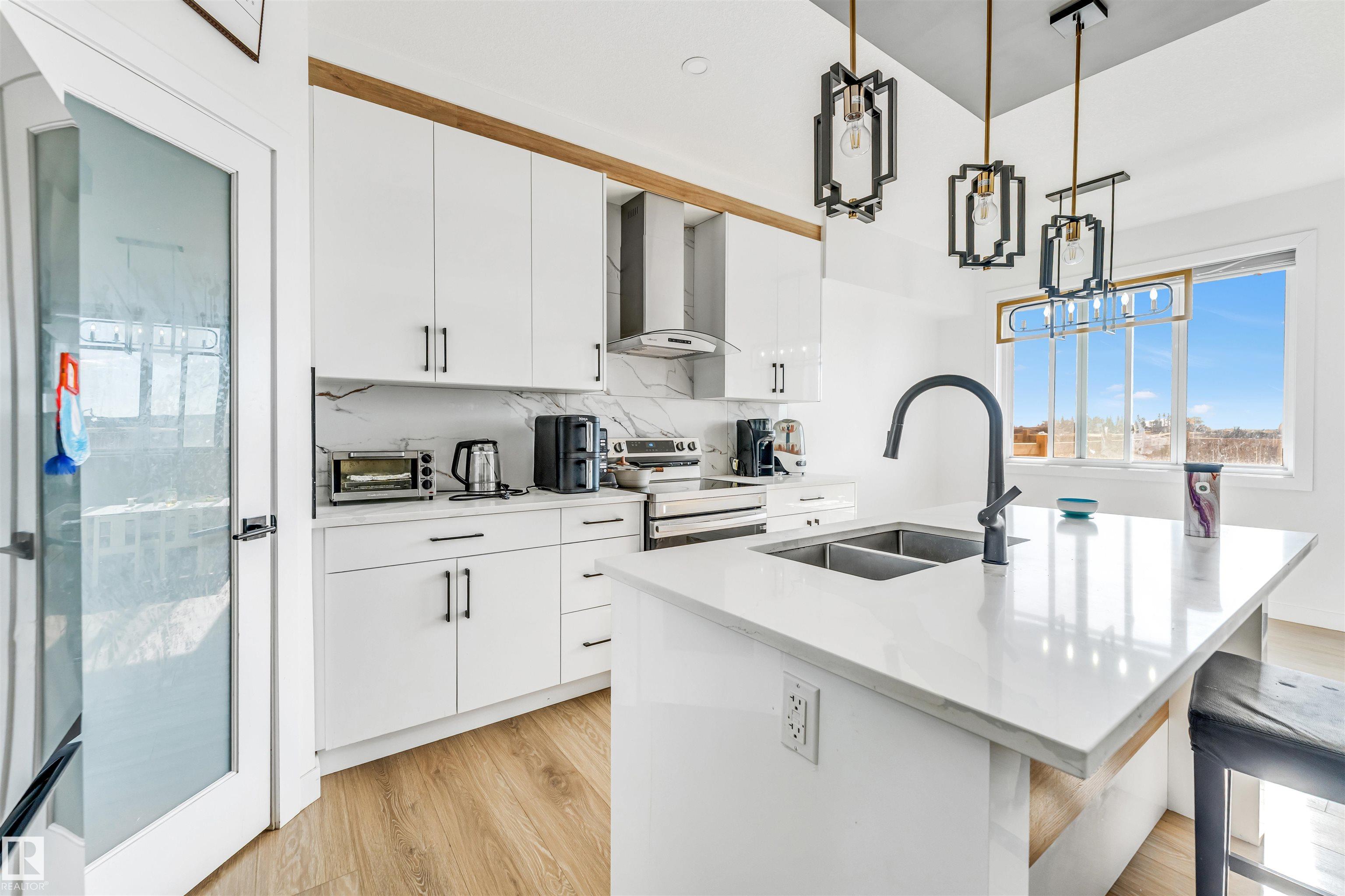 3911 40 Avenue, E4460966, Alberta,