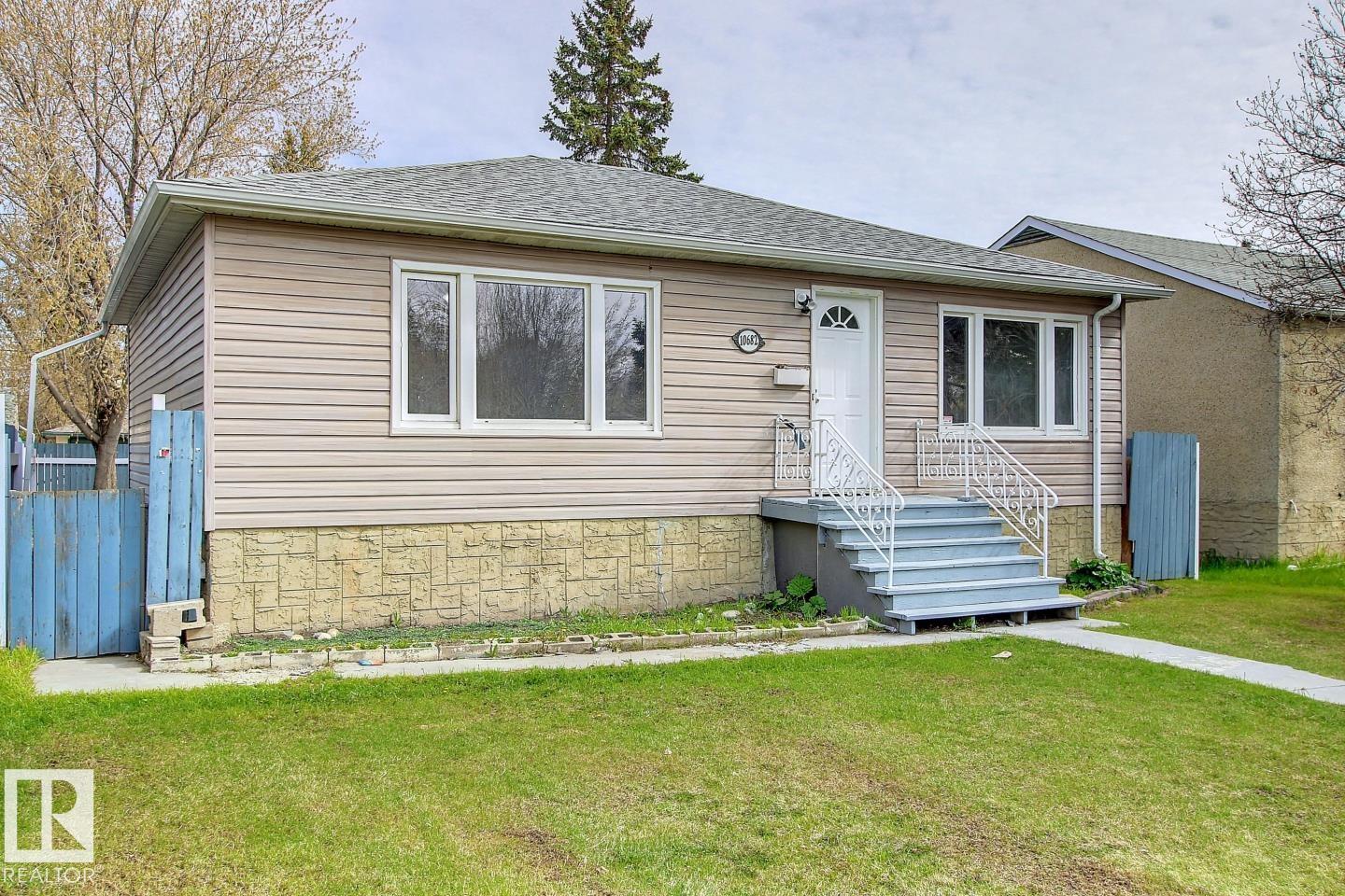 10682 61 Avenue, E4461028, Alberta,